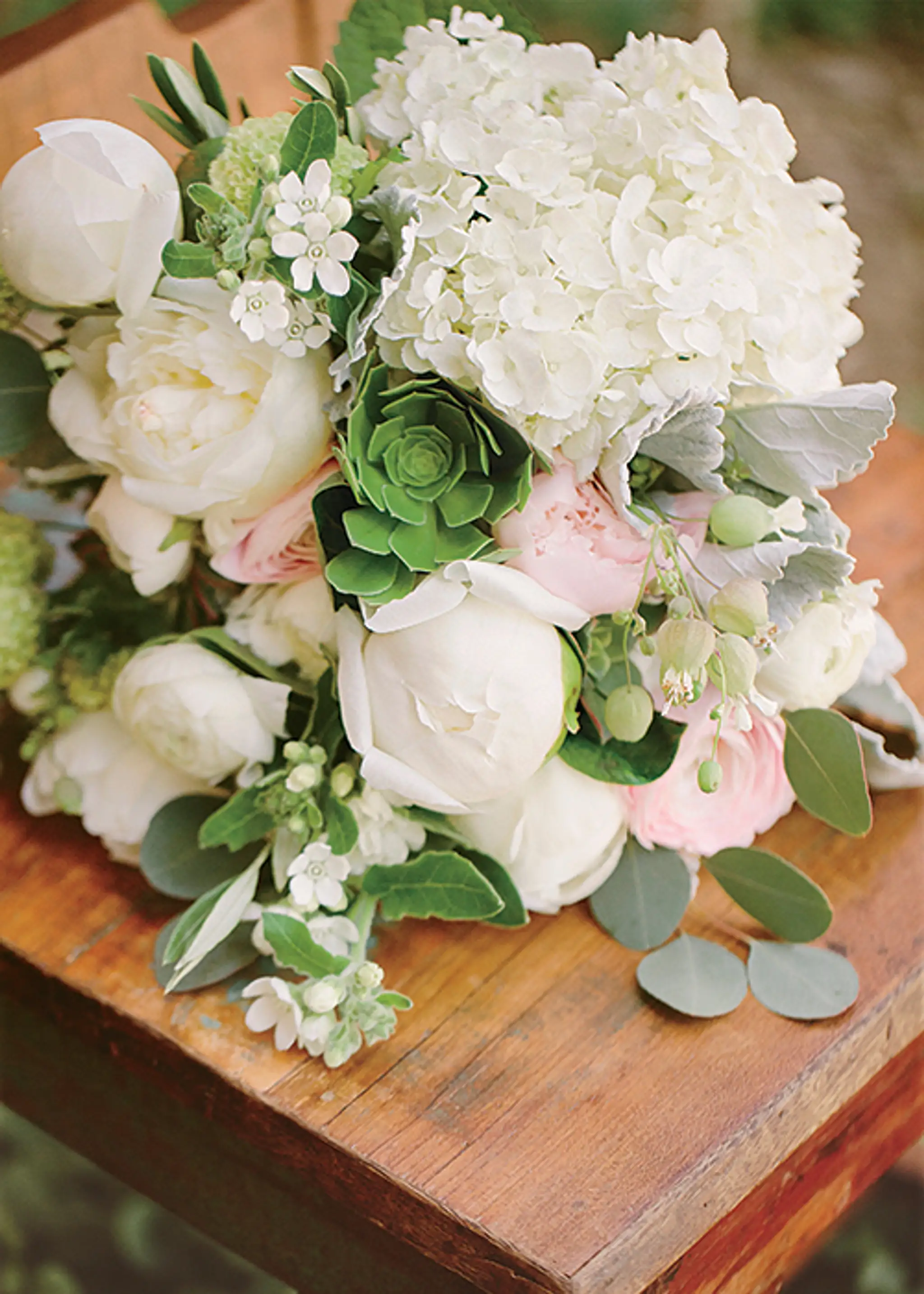 nikki-reed-ian-somerhalder-wedding-photos-bouquet-02.jpg