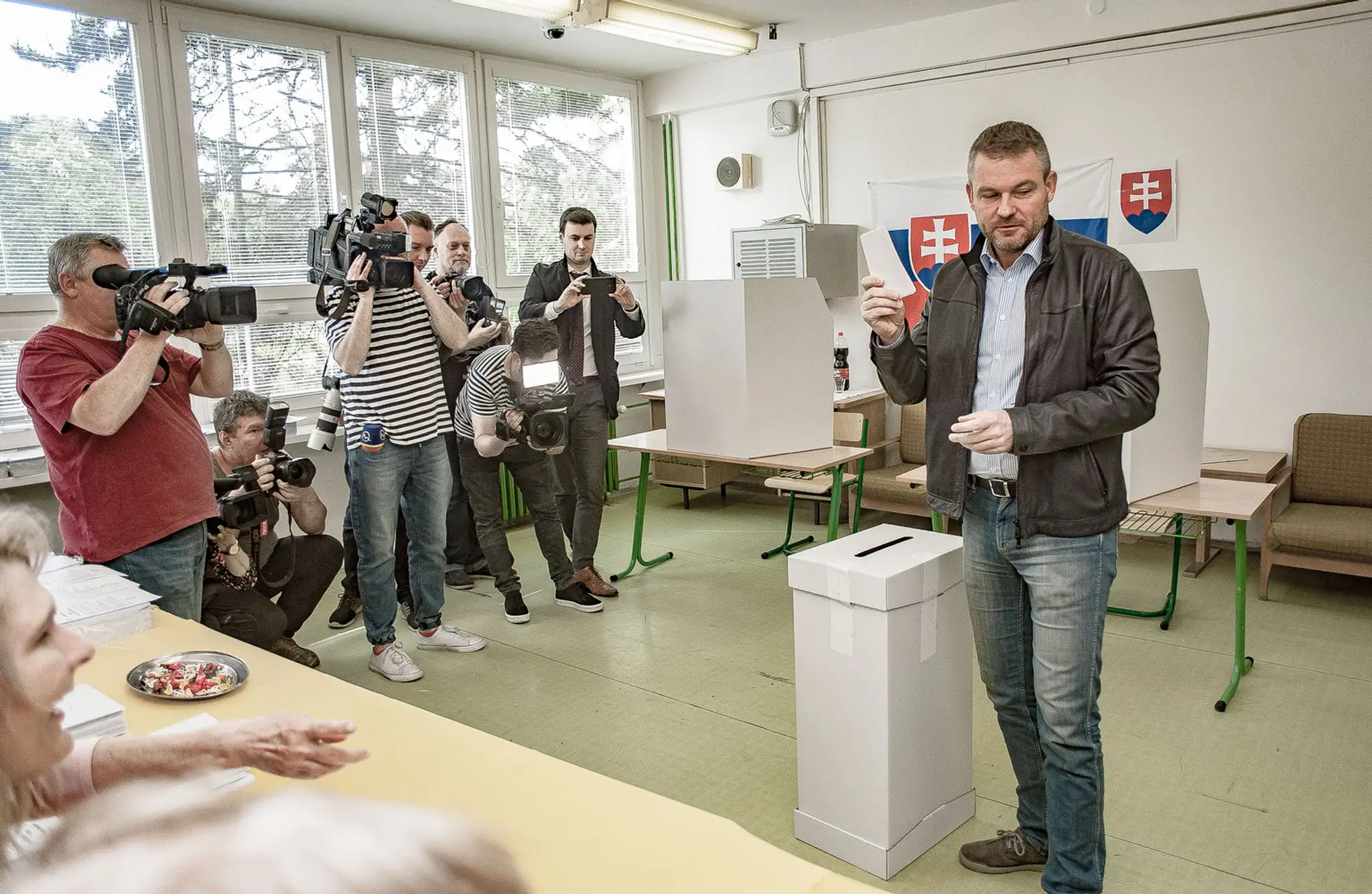 Hráči sa tešia z vyhratého zápasu (apríl 2019)