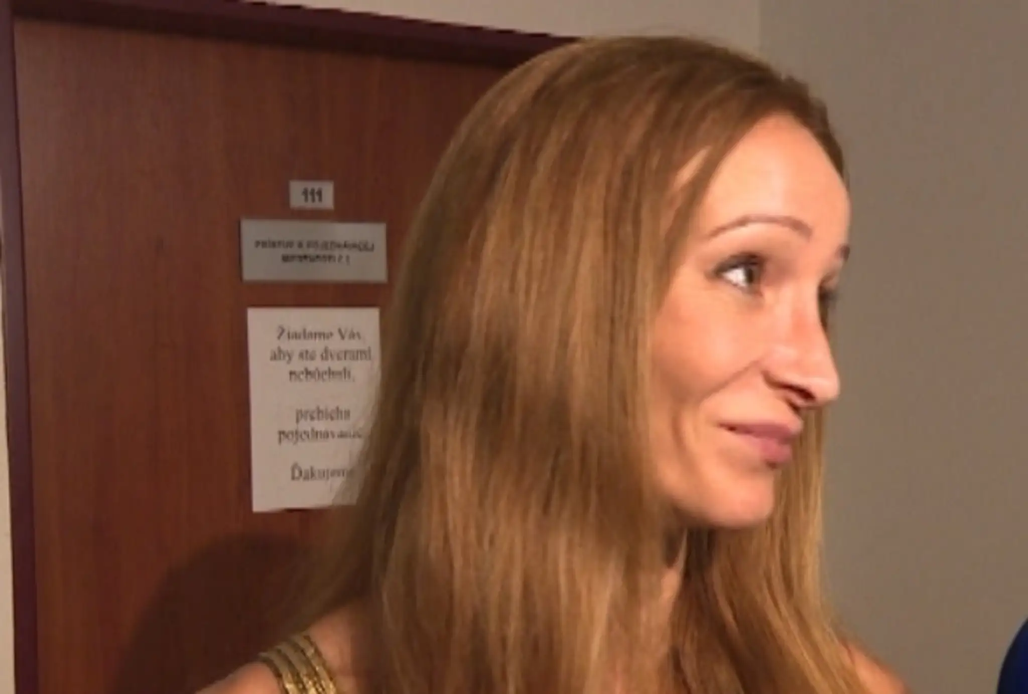 Zámečníková na súde.jpg