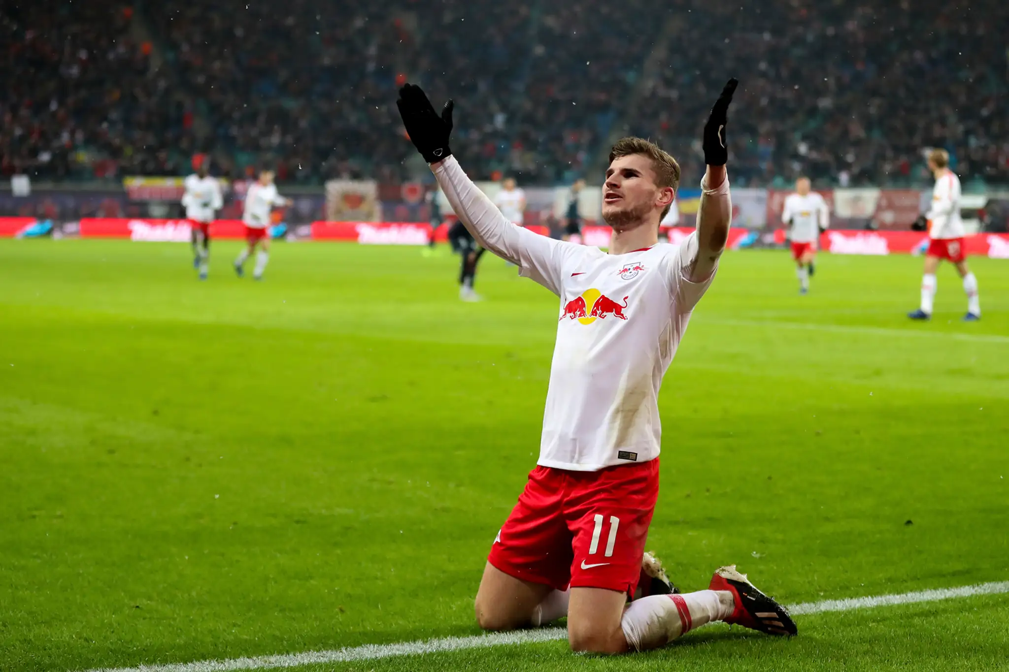 Timo Werner z Lipska oslavuje gól proti Mainzu.