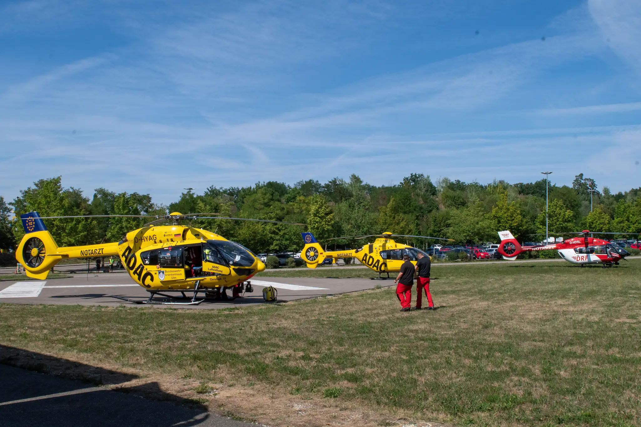 Záchranársky vrtuľník v areáli zábavného parku Legoland