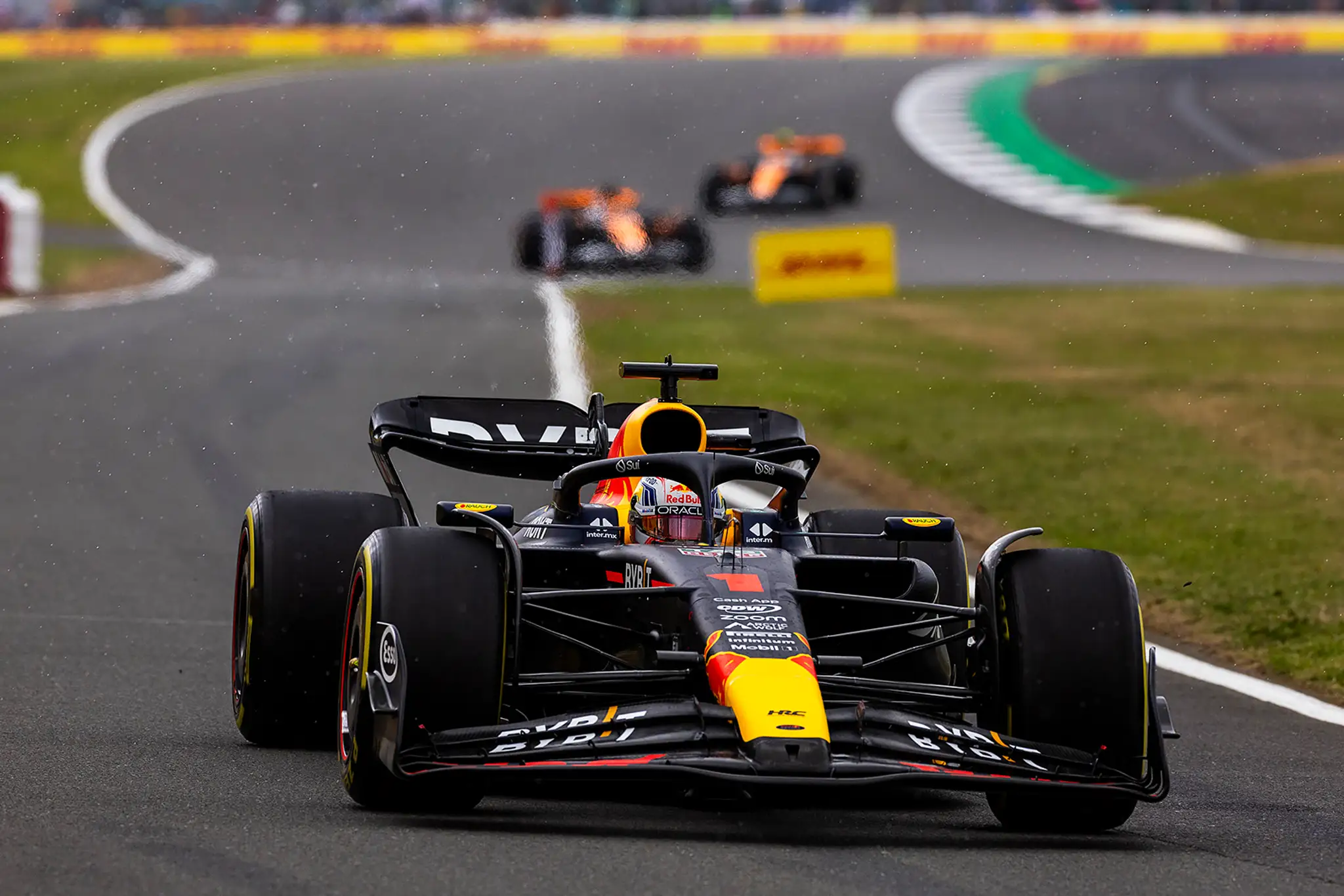 Líder poradia šampionátu Max Verstappen.