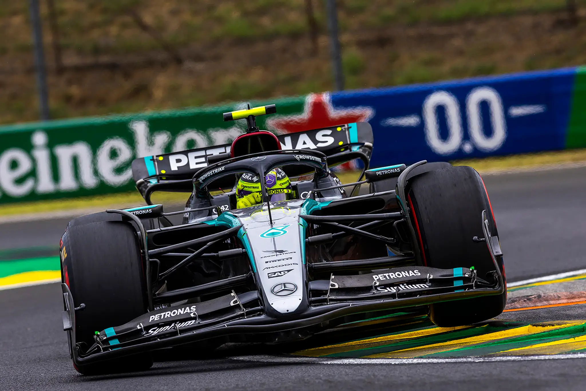 Lewis Hamilton na Mercedese.
