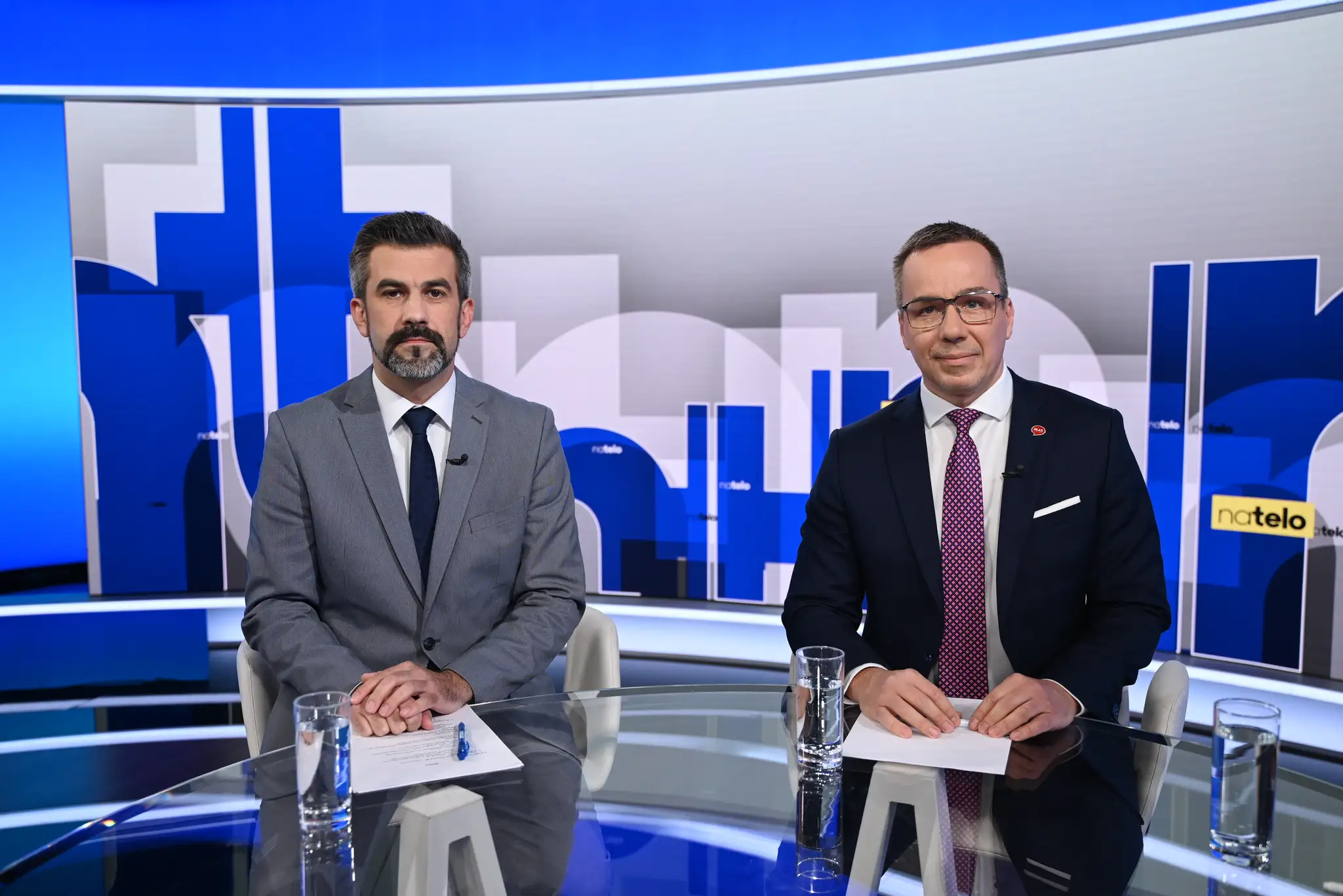 Hosťami relácie Na telo boli minister práce Erik Tomáš (Hlas) a poslanec Ján Hargaš (PS)
