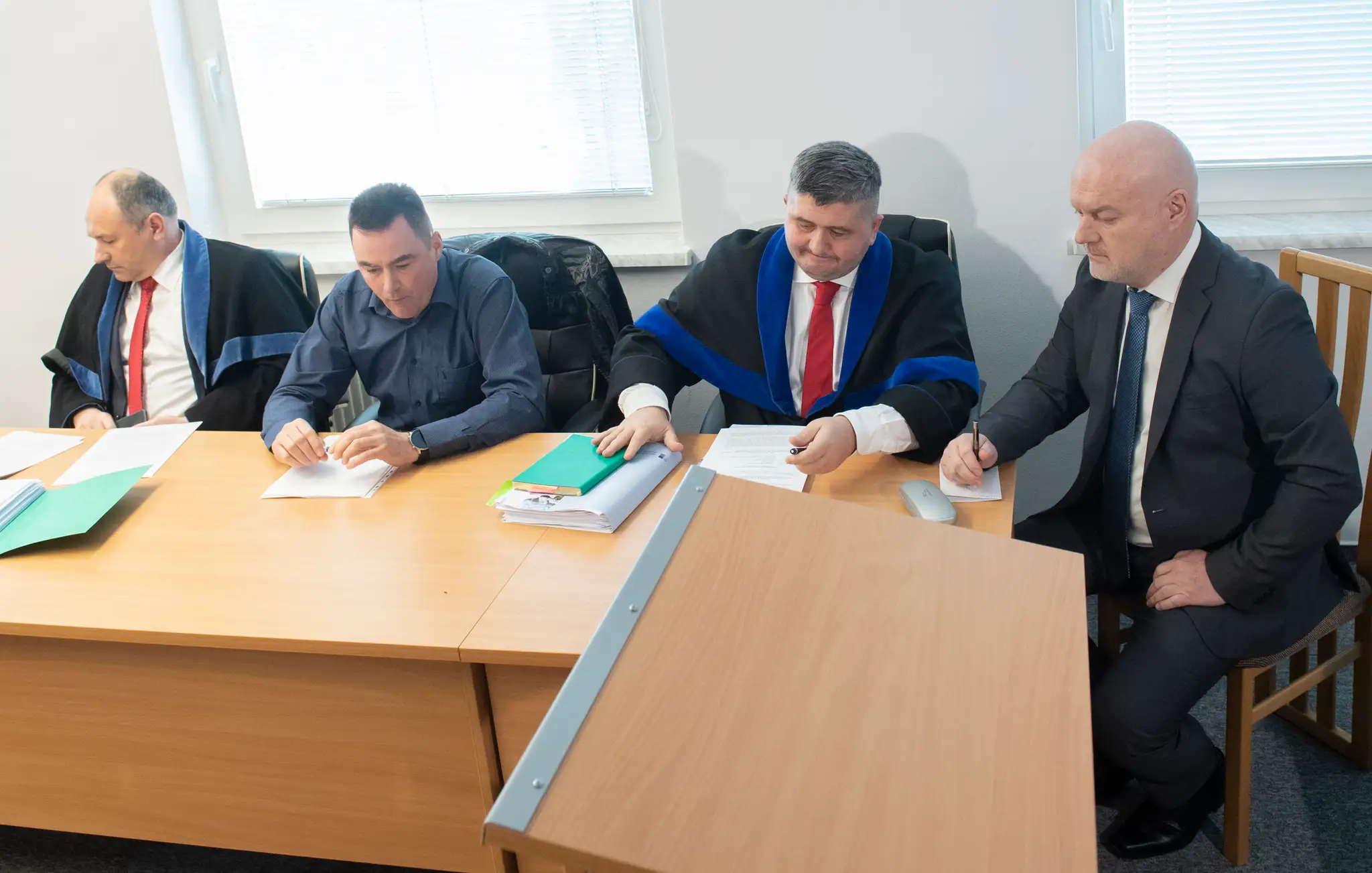 Súdne pojednávanie s obžalovanými  Rastislavom Grznárom a Bytríkom Stankom na Najvyššom súde.