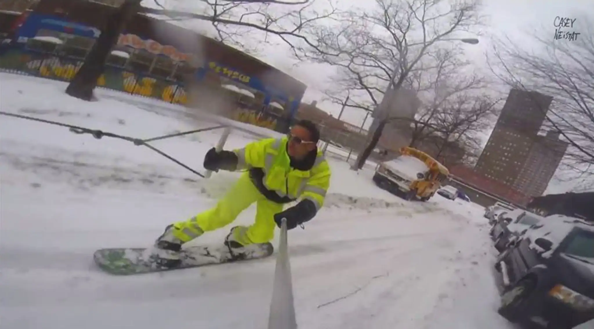 casey-neistat-goes-snowboard-in-new-york-city-after-snowstorm.jpg w=800.jpg%20w=800.jpg