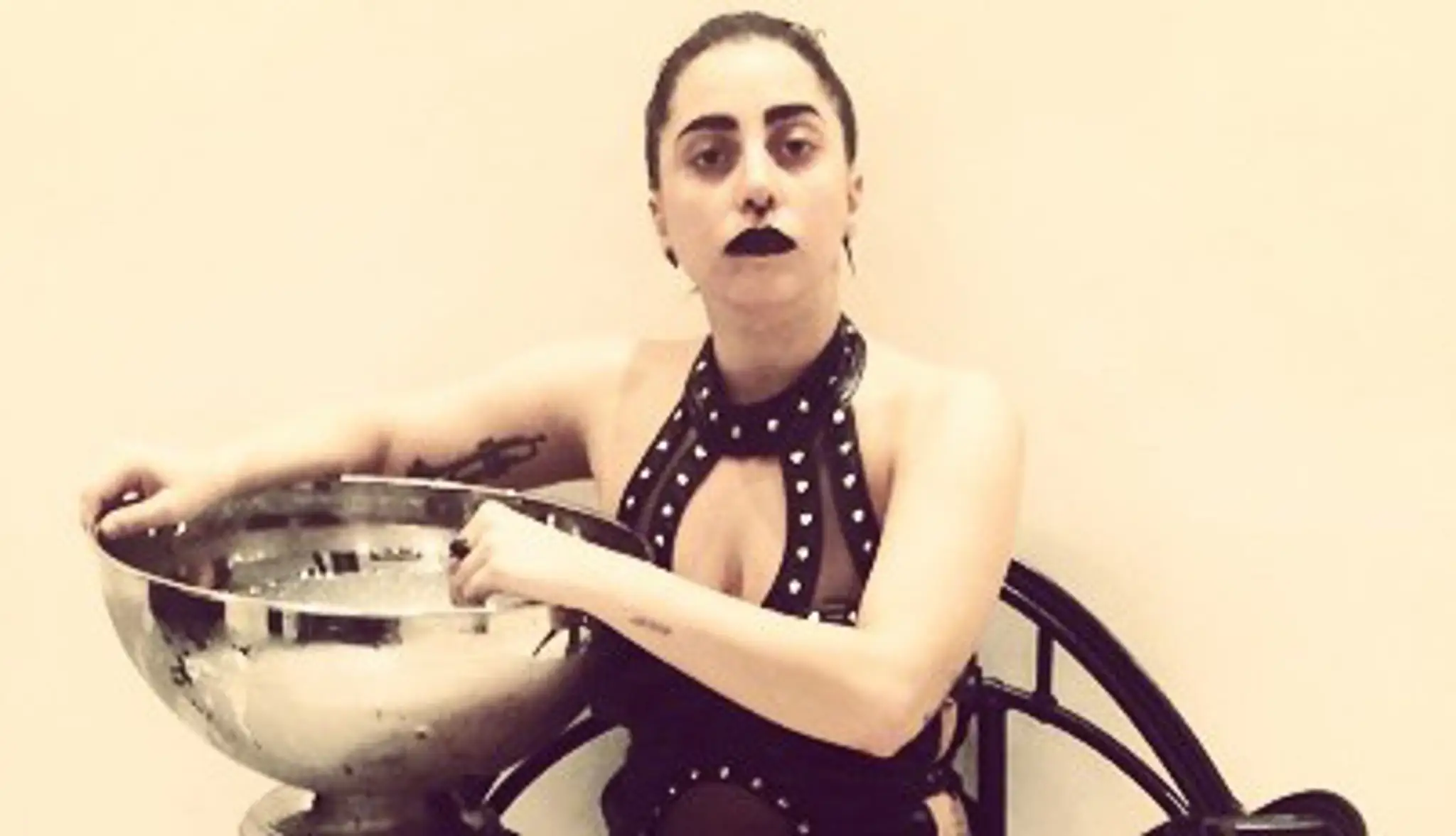 gaga.jpg