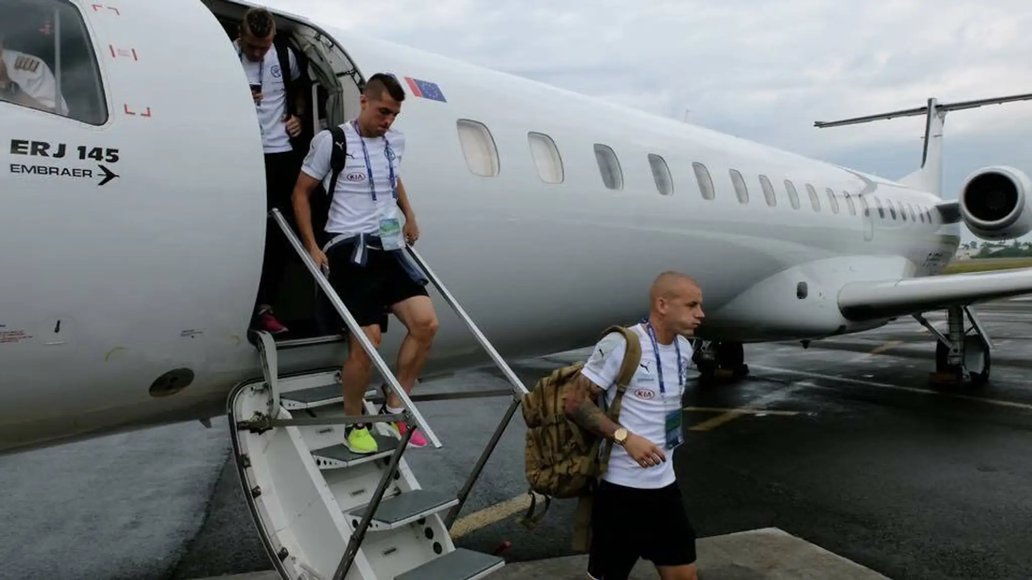 Príchod našich hráčov do Bordeaux.