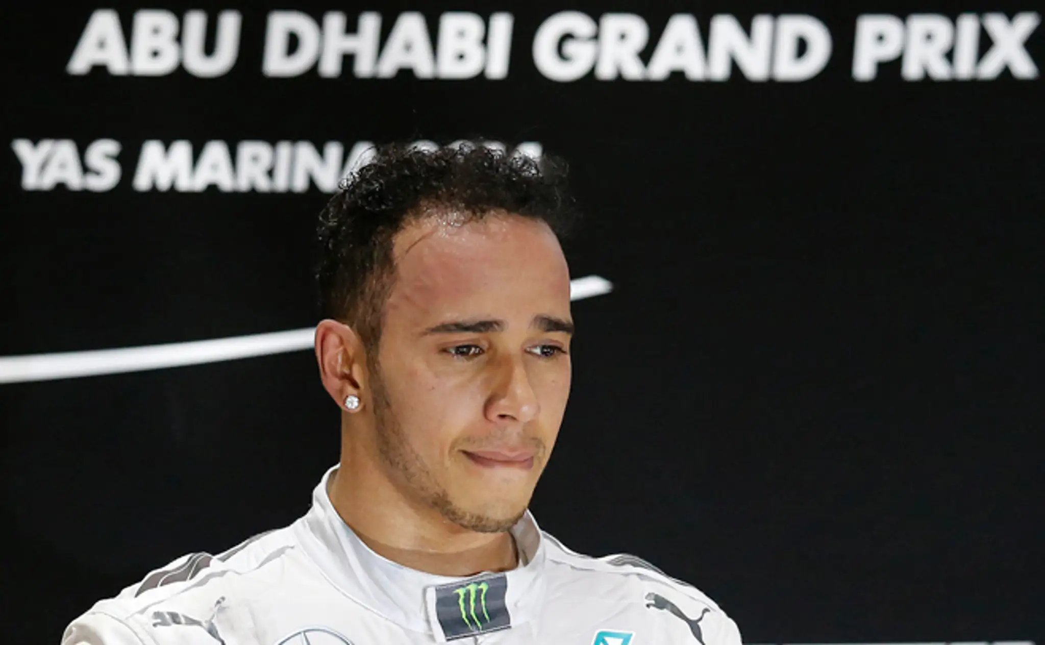 Lewis Hamilton krátko po víťazstve na VC Abú Zabí, kde sa stal majster sveta.