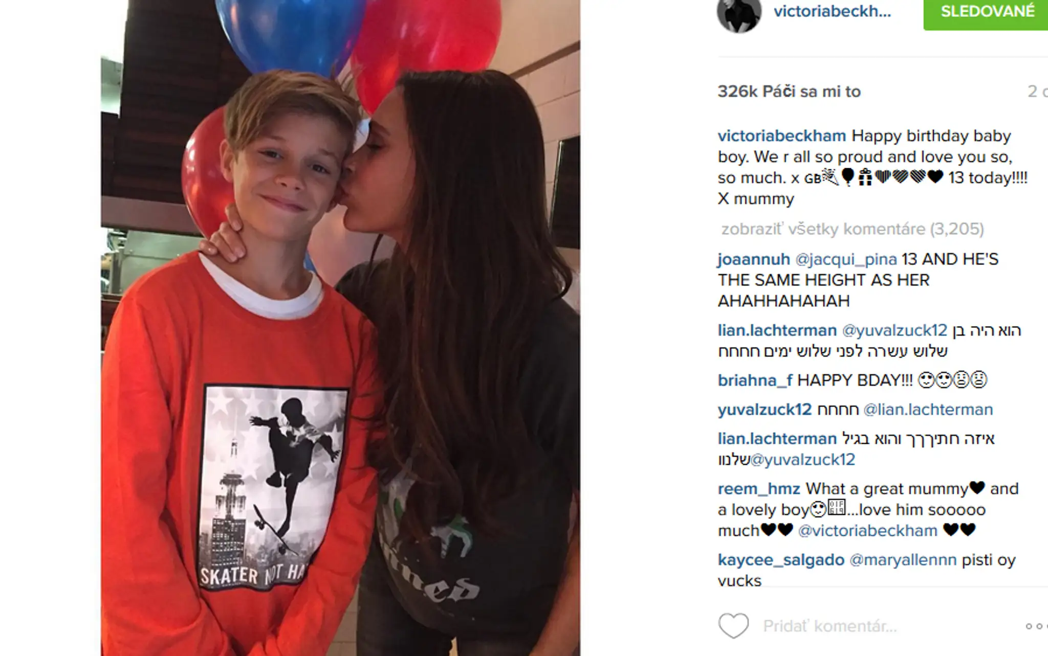 Romeo Beckham s mamou Victoriou.