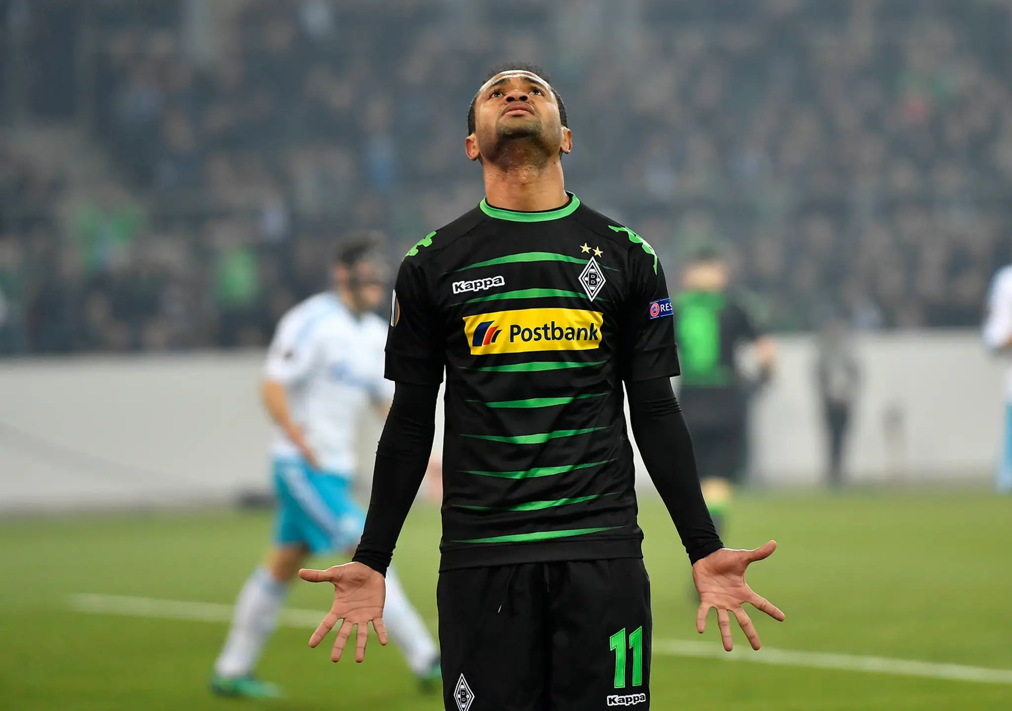 Raffael z Borussie Mönchengladbach si spytuje svedomie v odvete osemfinále EL proti Schalke.