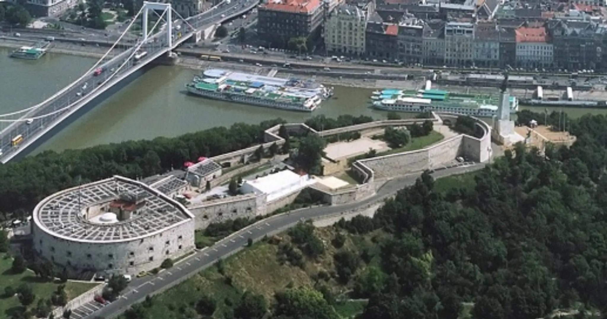 Citadel_Budapest-2.jpg