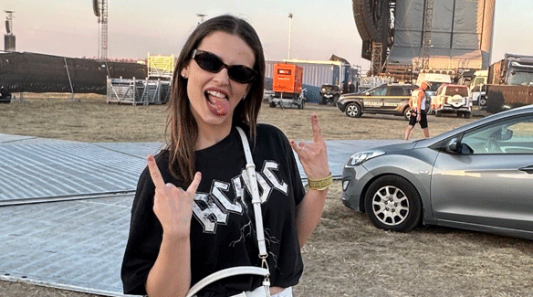 Maca Zábranská na AC/DC