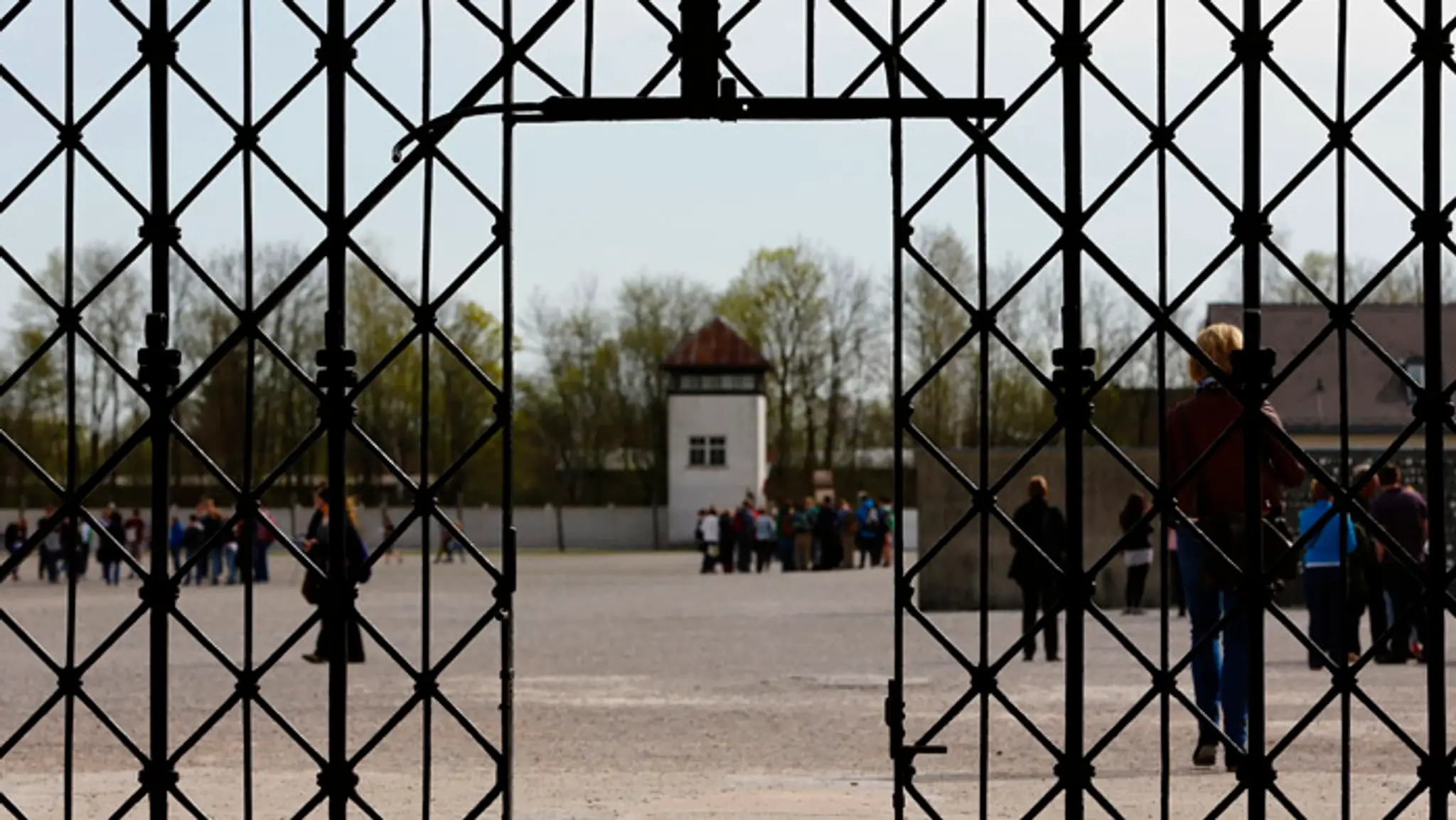 Vchod do bývalého koncentračného tábora v nemeckom Dachau.