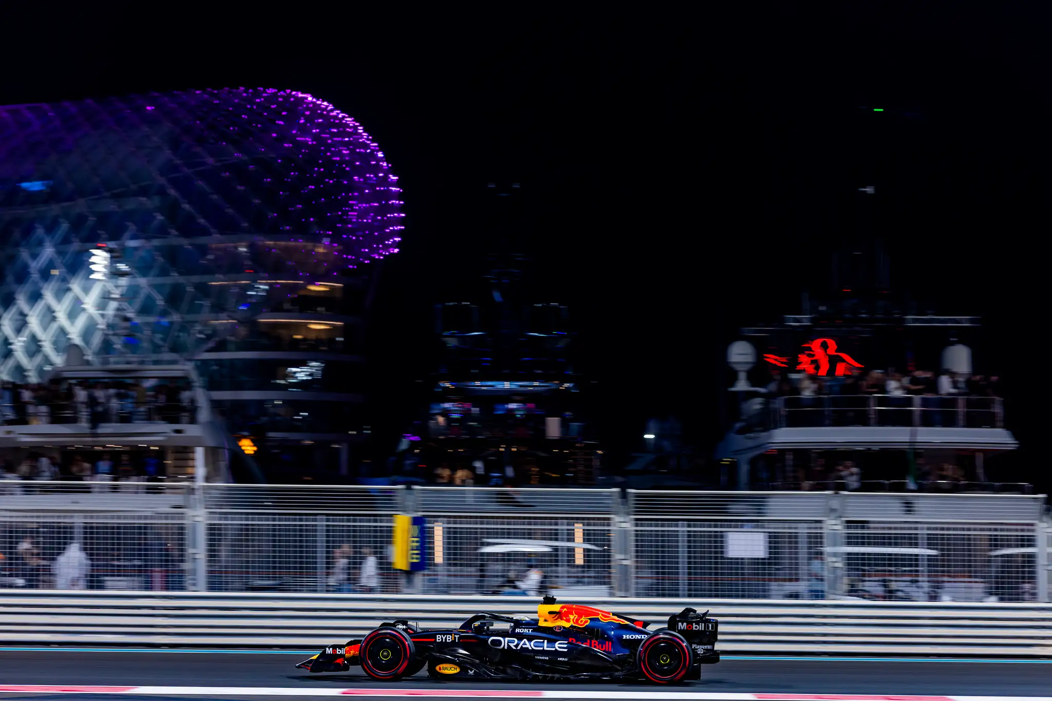 Holanďan Max Verstappen.