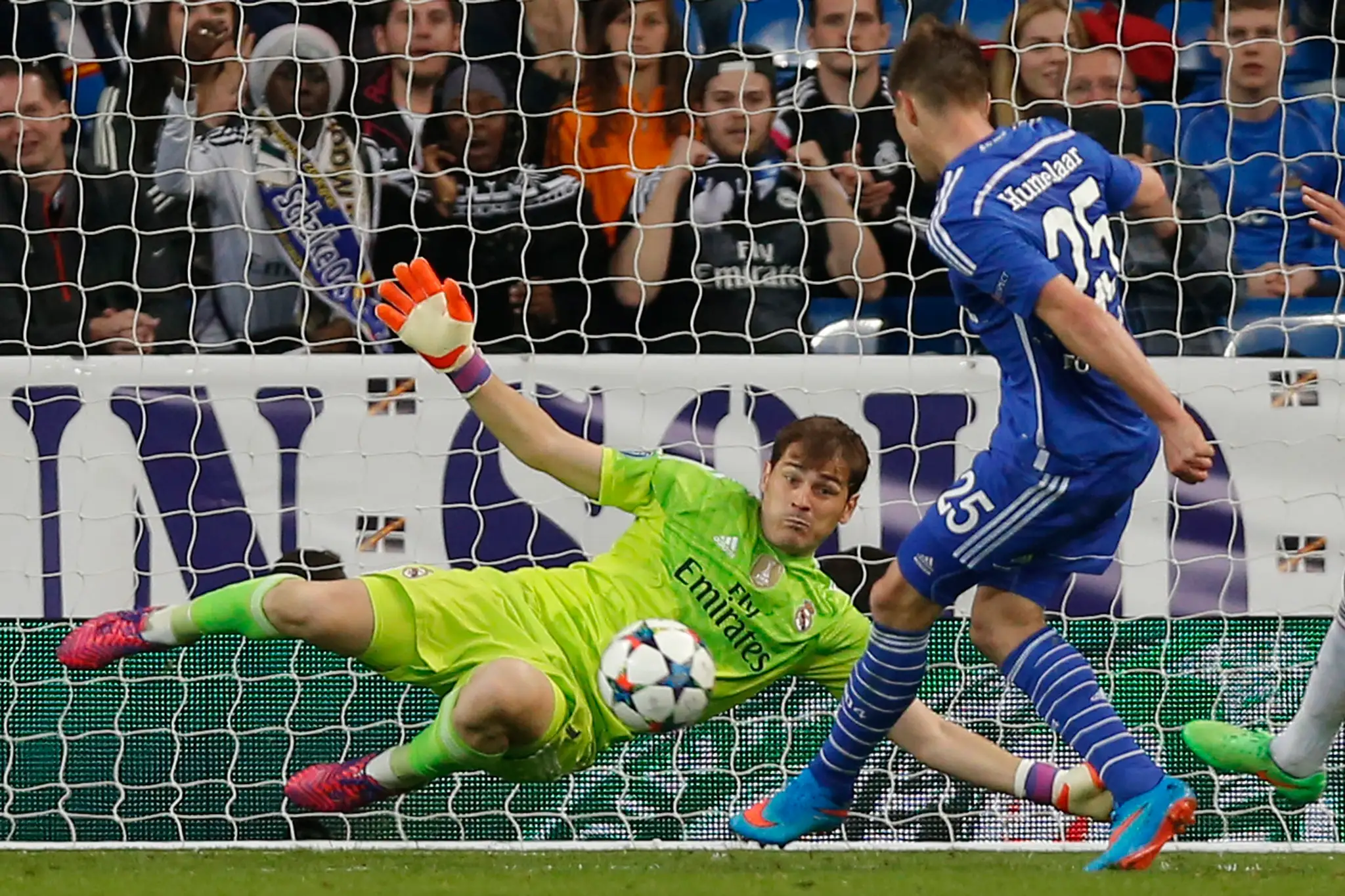 Brankár Iker Casillas na archívnej snímke.