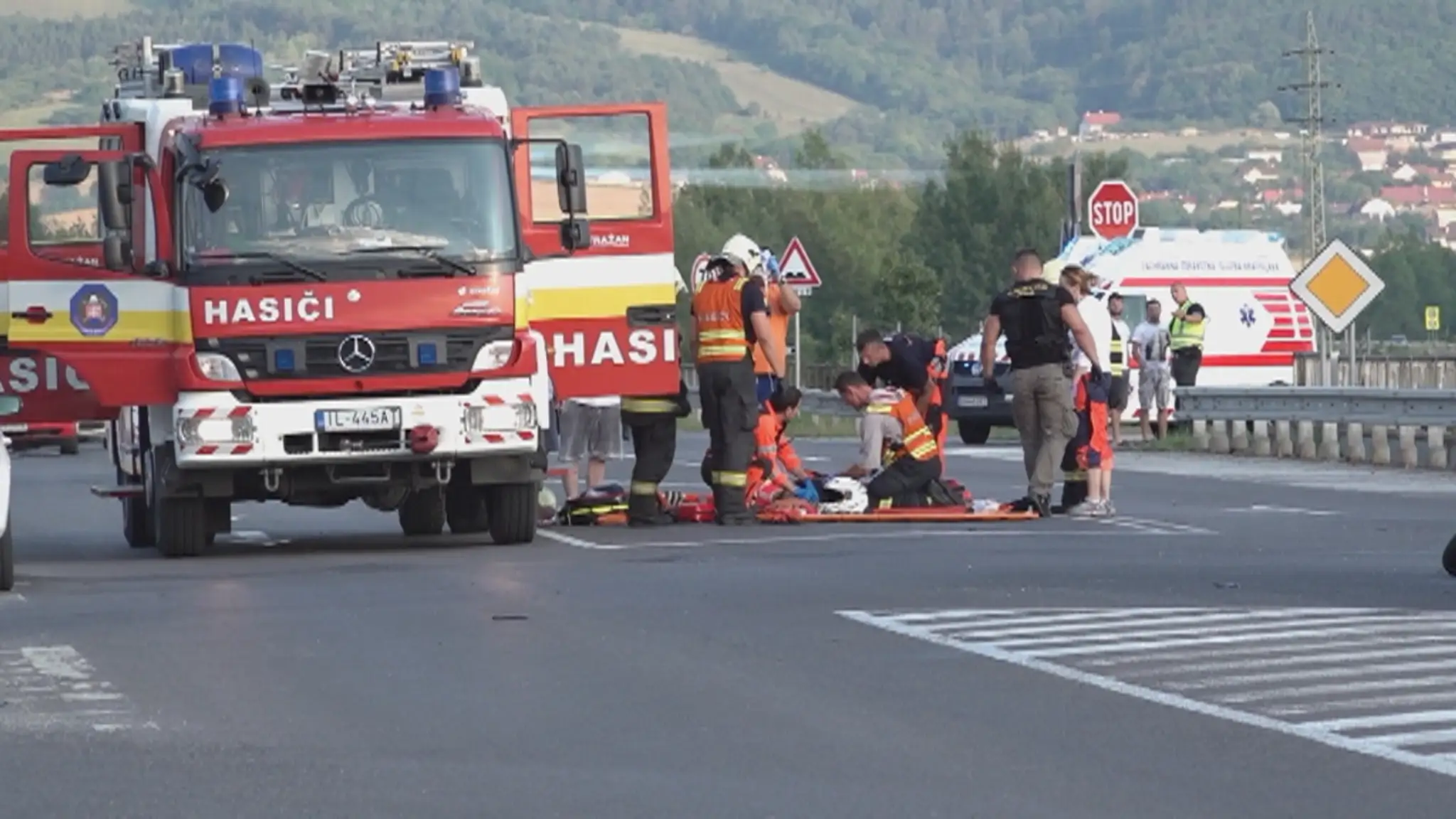 Hasič na motorke havaroval.