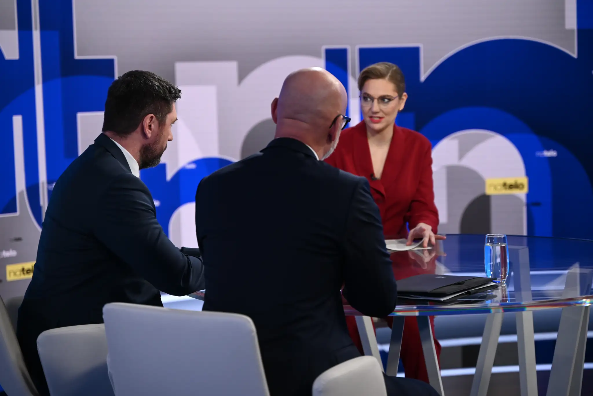 Karolína Lacová privítala v relácii Na telo ministra pôdohospodárstva Richarda Takáča (Smer-SD) a predsedu SaS Branislava Gröhlinga