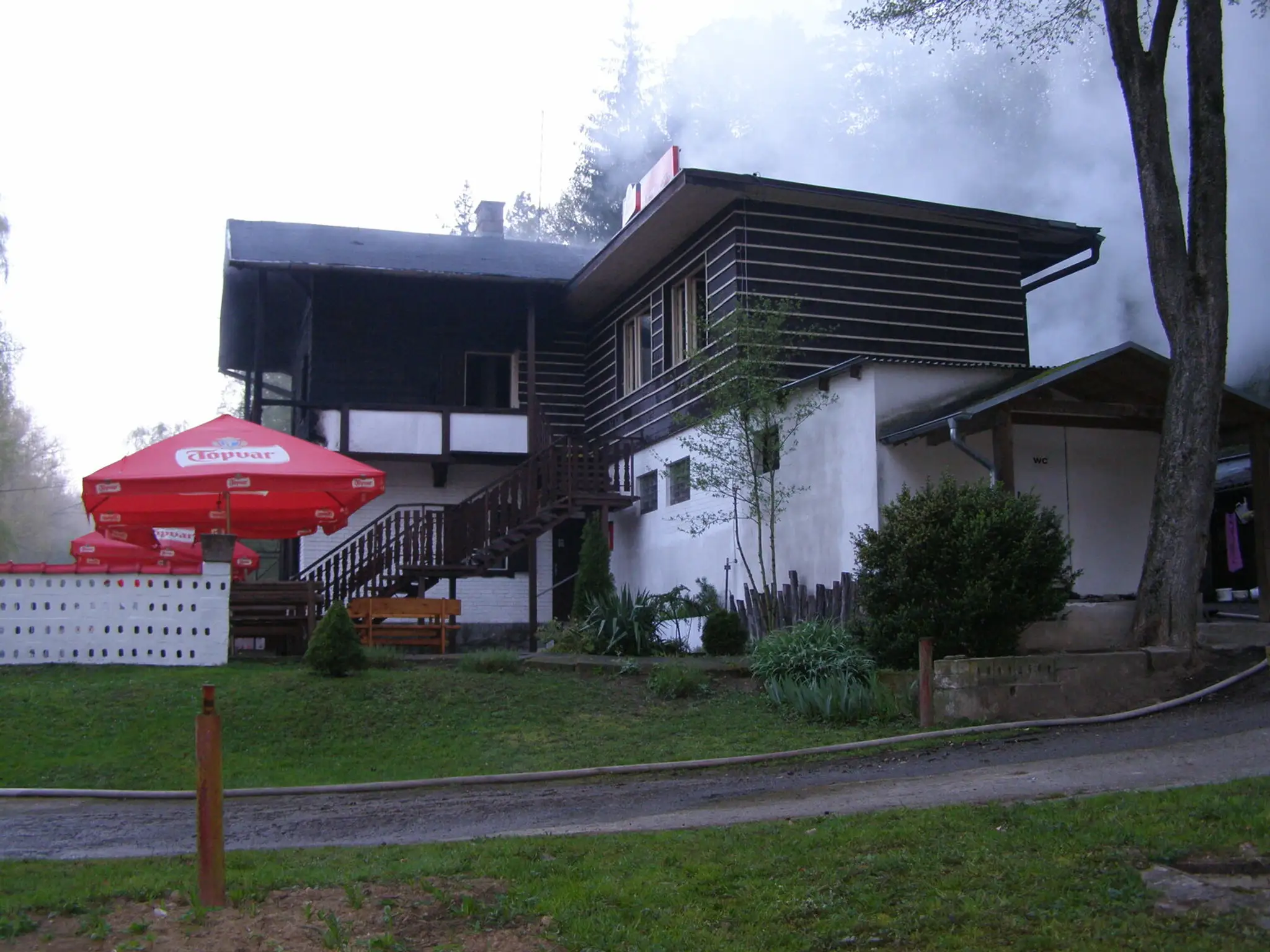 Zhorený motorest Čertova pec