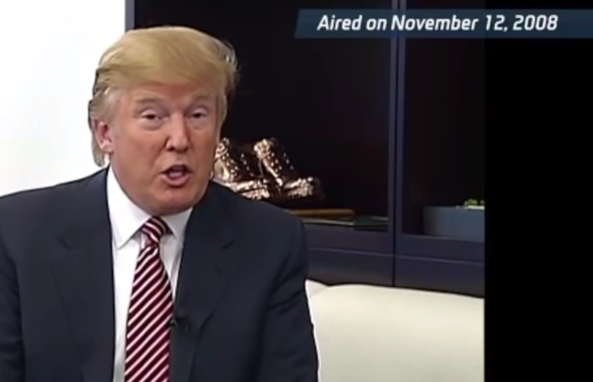 Trump na video vychvaľuje Clintonovcov.