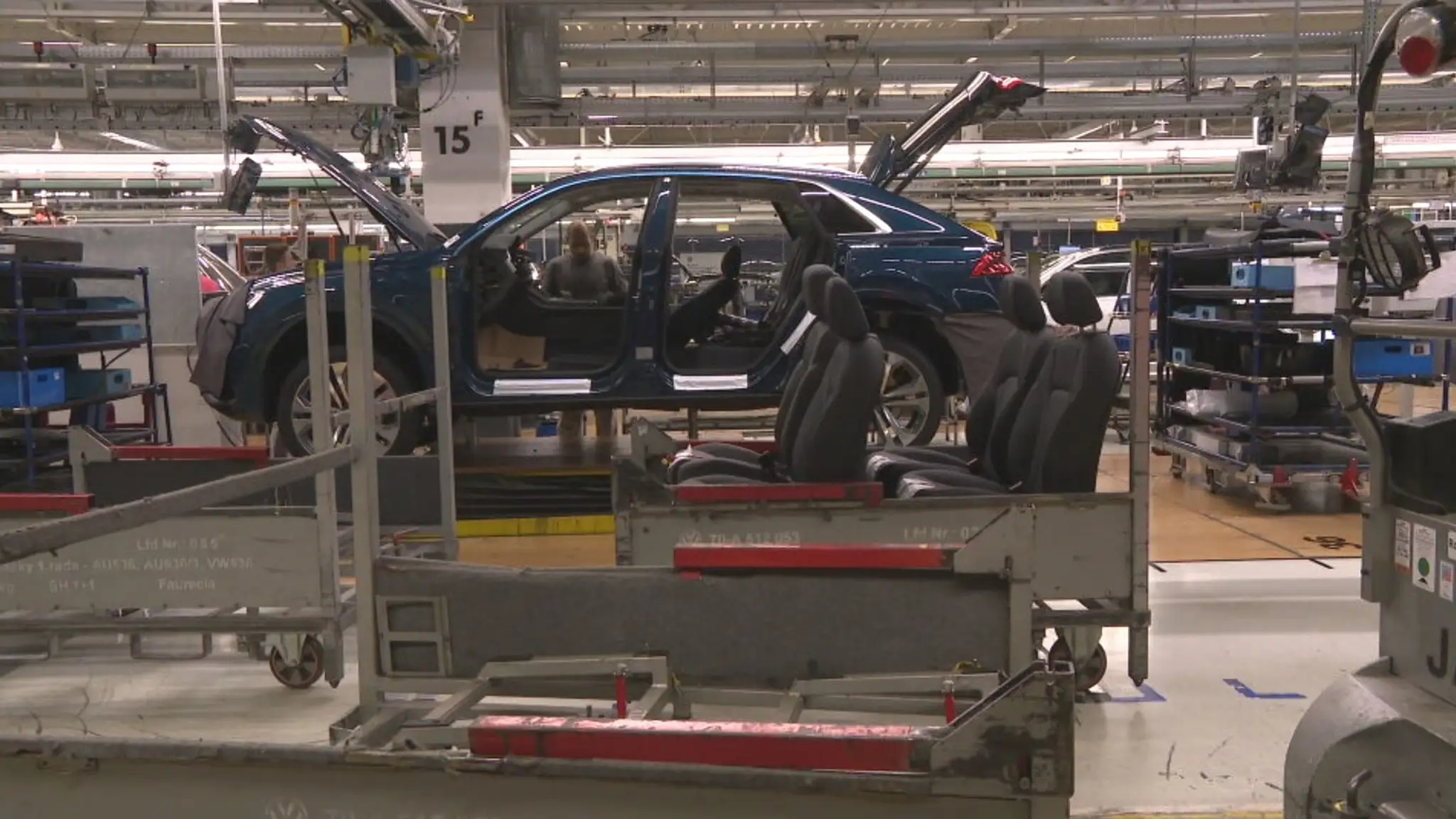 Volkswagen musí reagovať na menší záujem Európanov o elektrovozidlá, než pôvodne čakal.