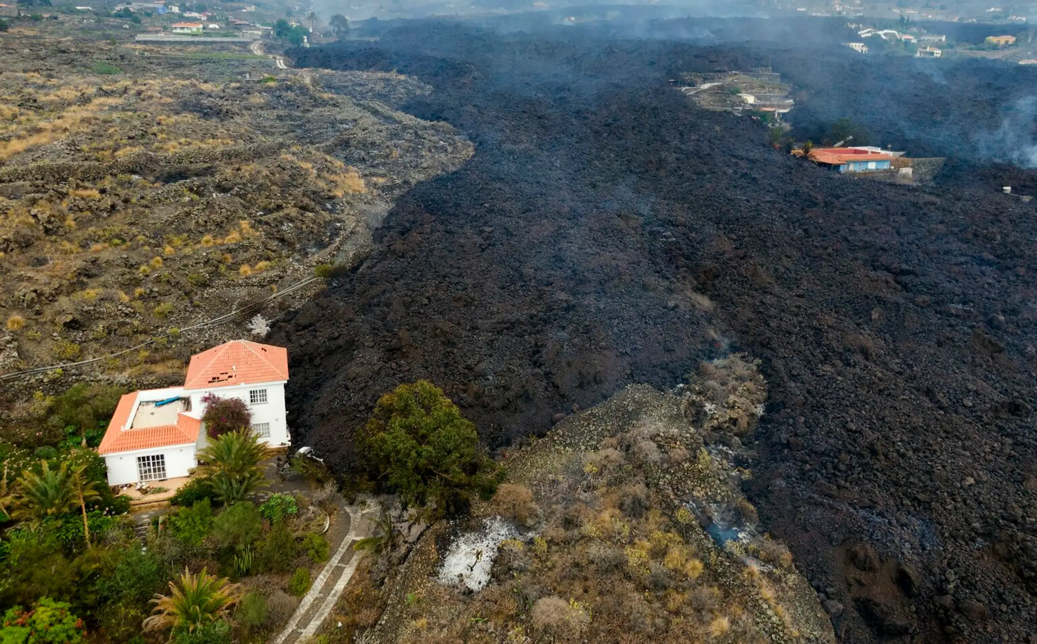 Láva pohlcuje domy na ostrove La Palma