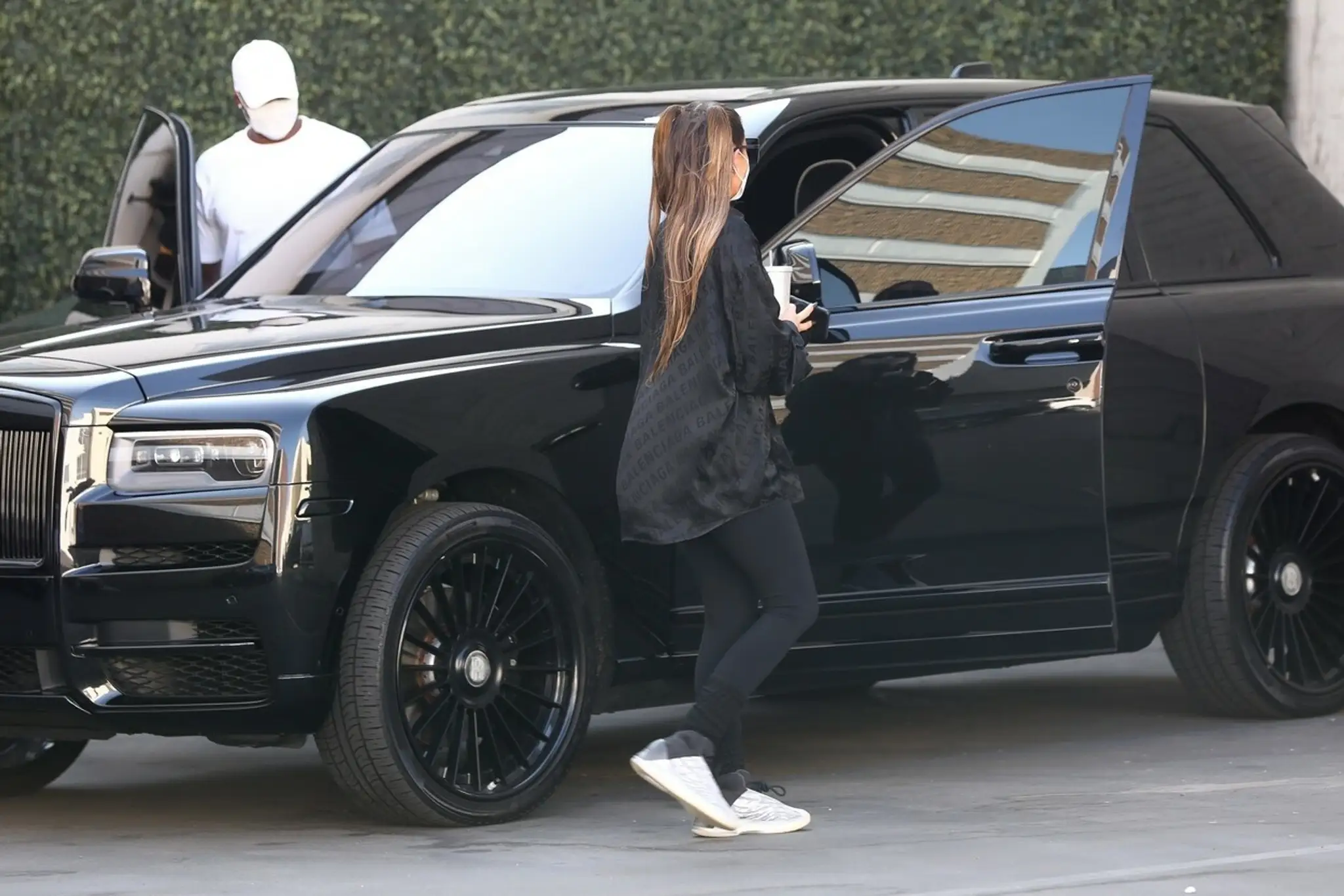 Na snímke Tristan Thompson a Khloé Kardashian.