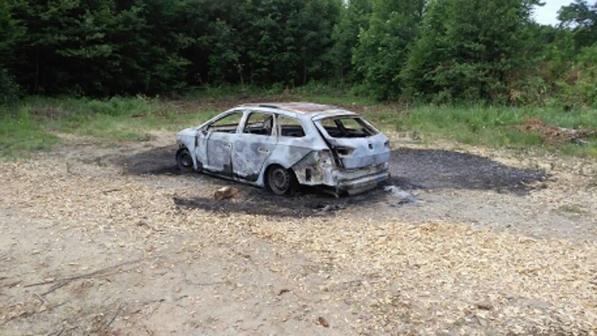 Zhorené auto.
