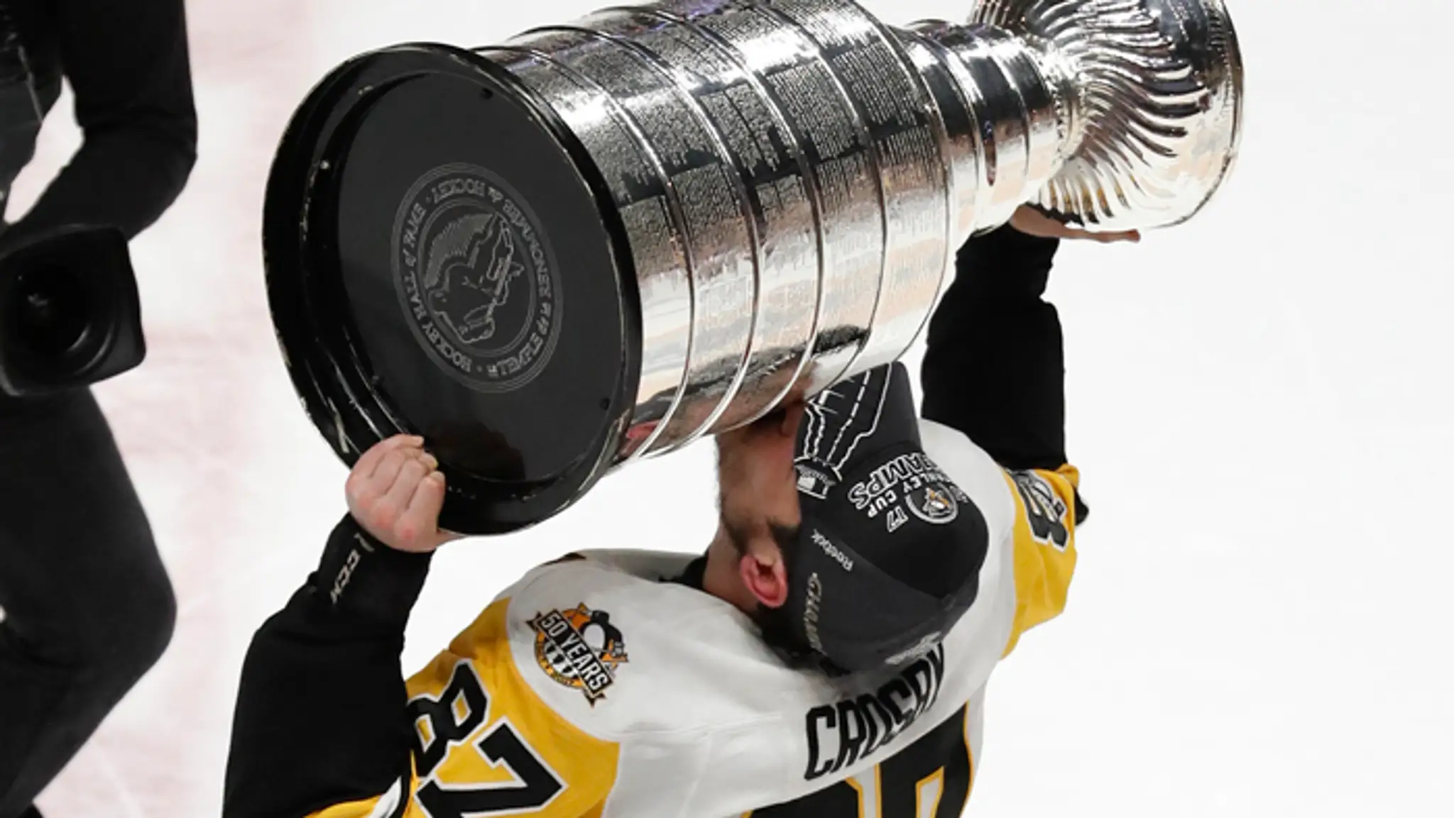 Hokejisti Pittsburghu Penguins úspešne obhájili zisk Stanleyho pohára.