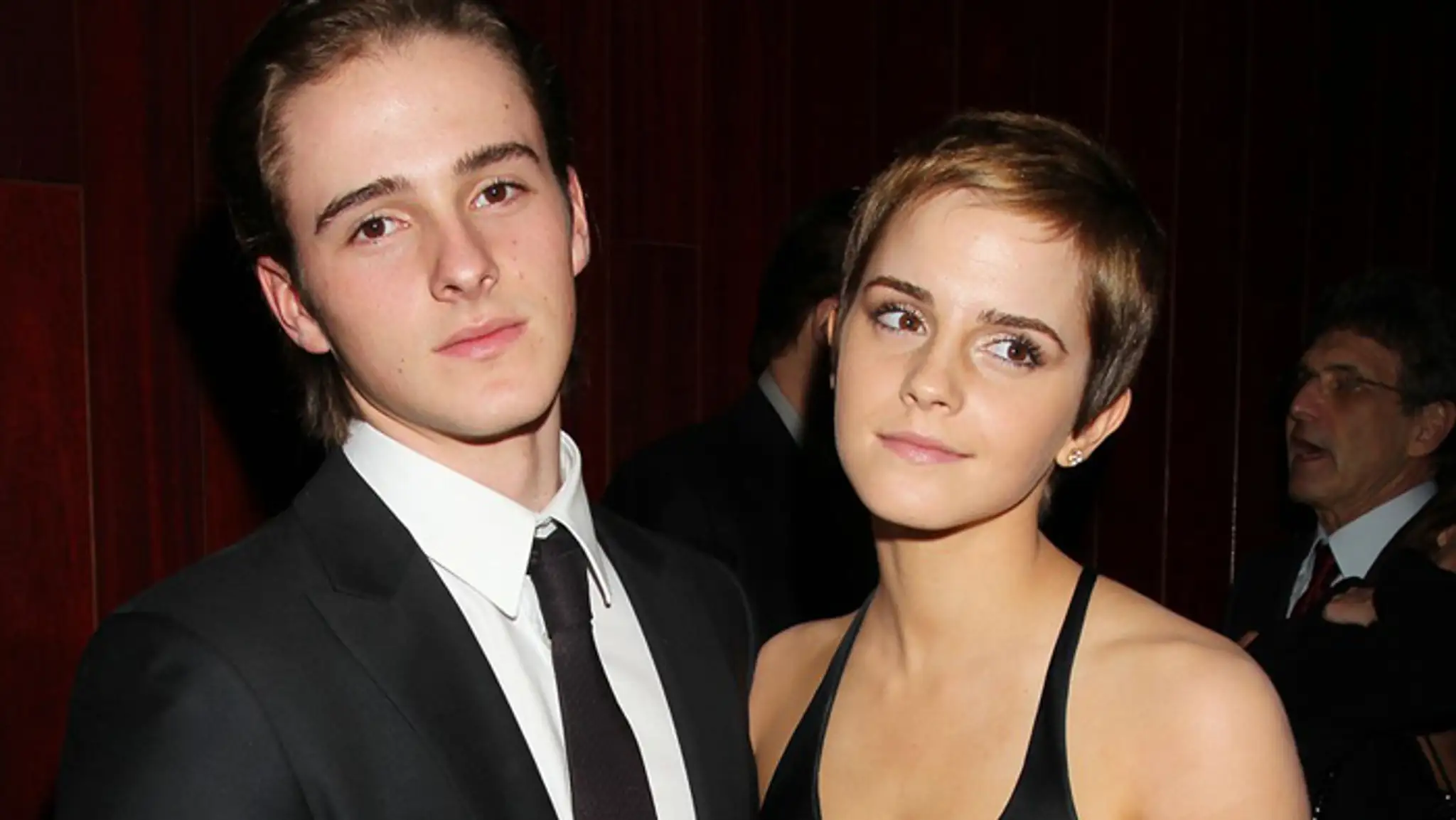 Emma Watson sa svojím mladším bratom Alexom.