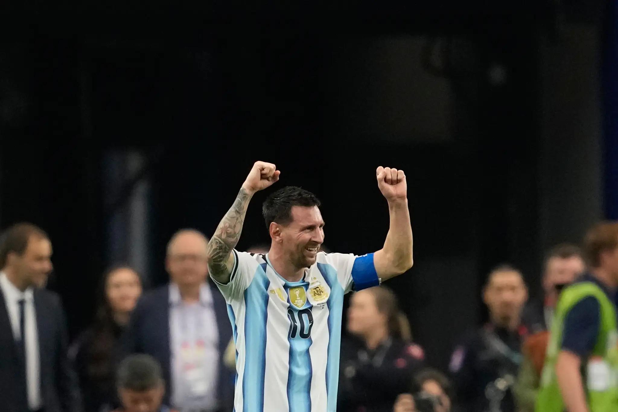 Lionel Messi sa teší z gólu.