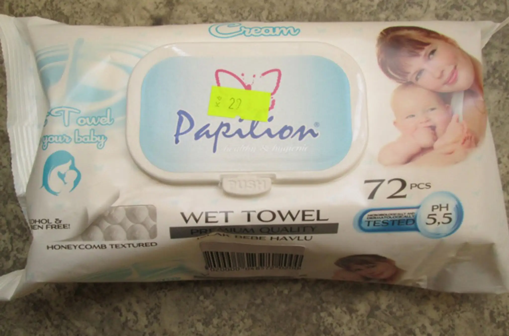 Na snímke vlhčené vreckovky Wet Towel Papilion – Cream.