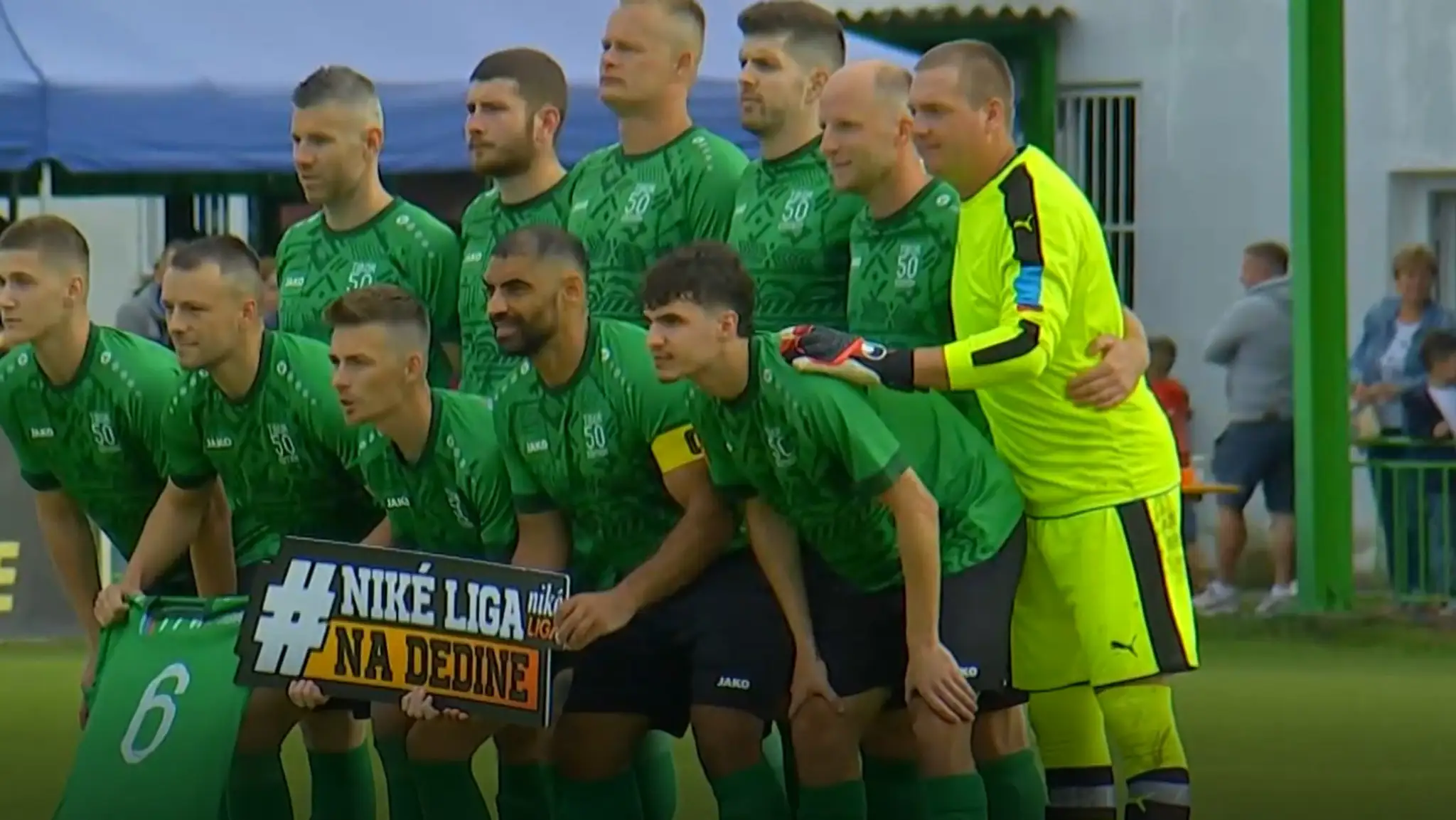 Niké liga na dedine vo Veľkých Levároch. (cropped)