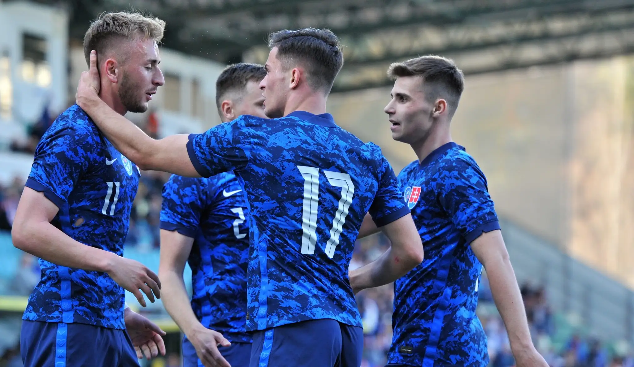 Na snímke radosť futbalistov Slovenska po strelení gólu.