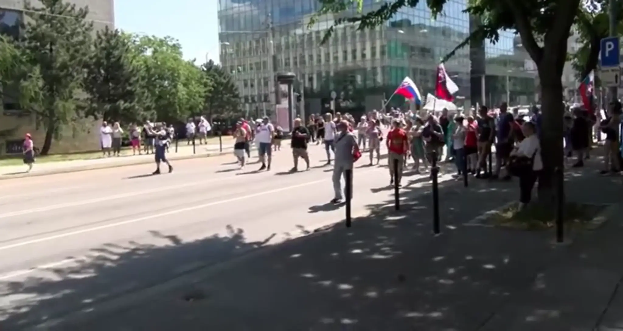 Protestujúci v centre Bratislavy