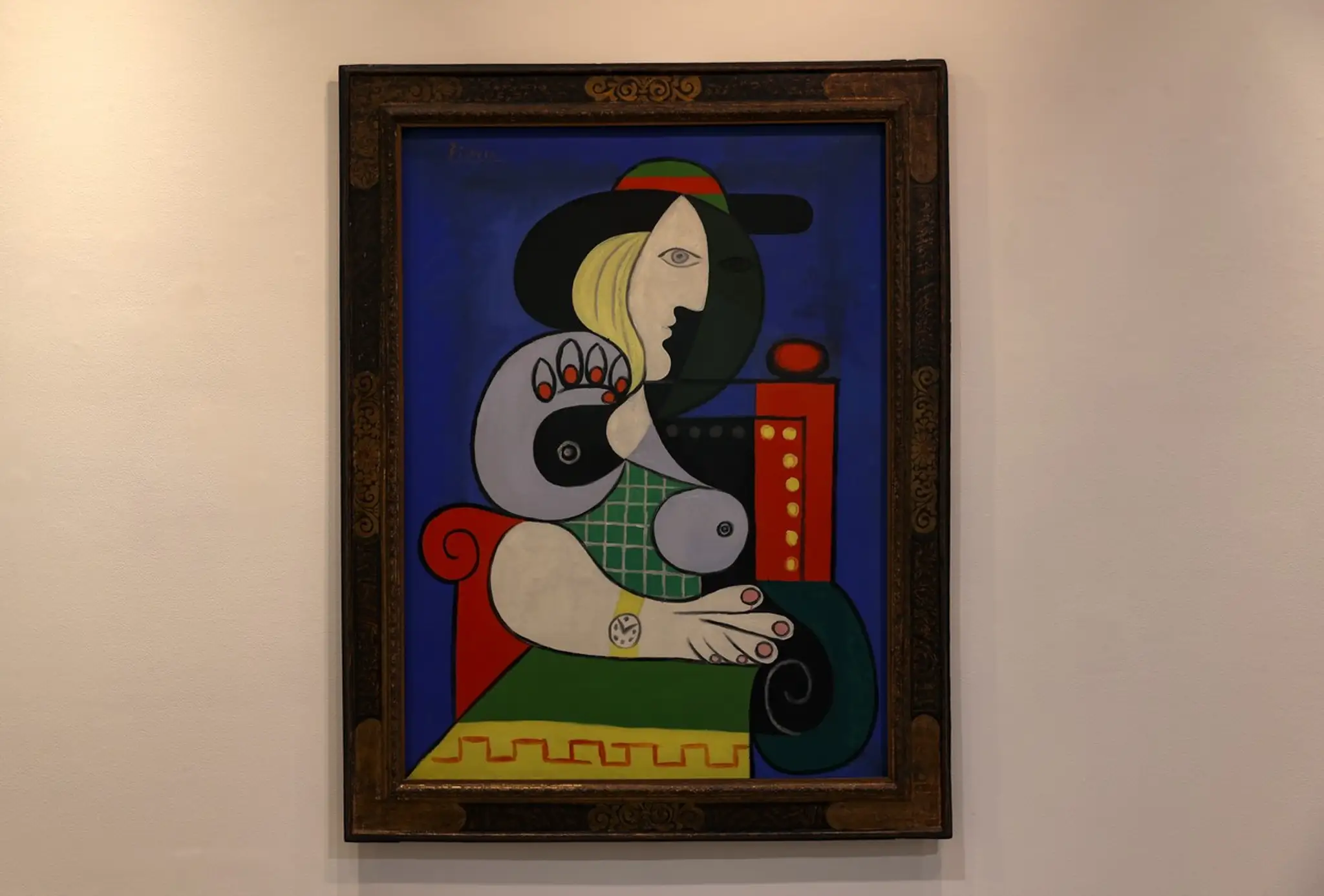 Picassov obraz Žena s hodinkami