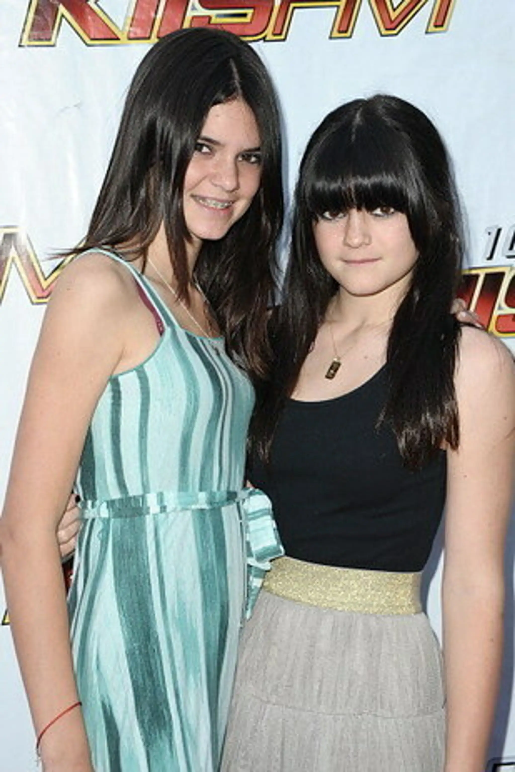 Kylie a Kendall Jenner v roku 2008.