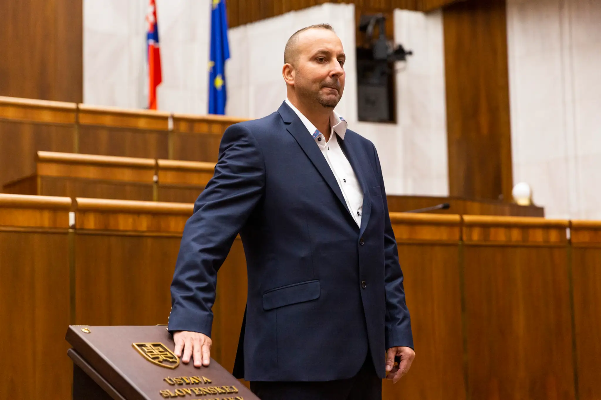 Na snímke Jakub Nedoba (SaS) skladá poslanecký sľub