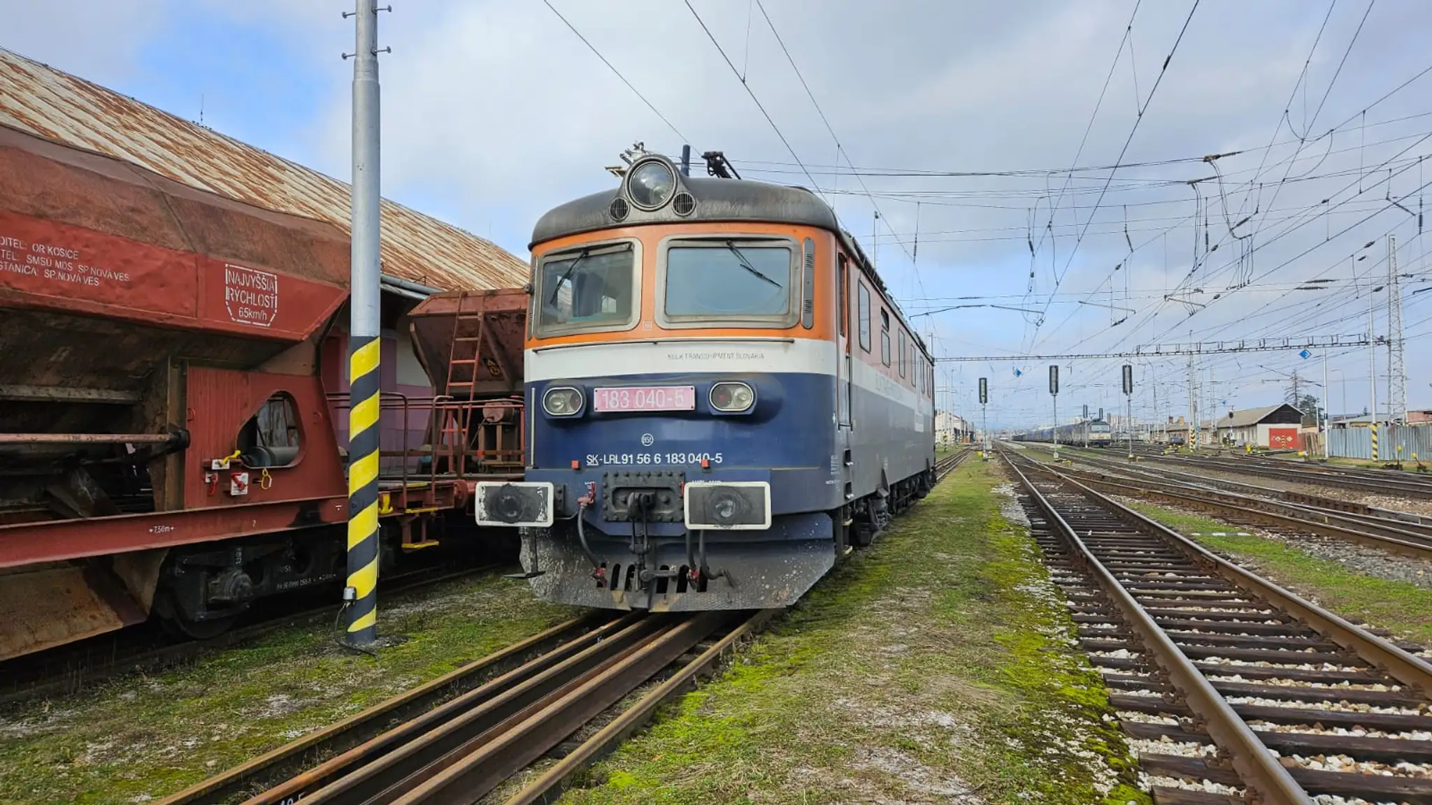 Rušeň, ktorý prešiel bez rušňovodiča takmer 20 kilometrov.