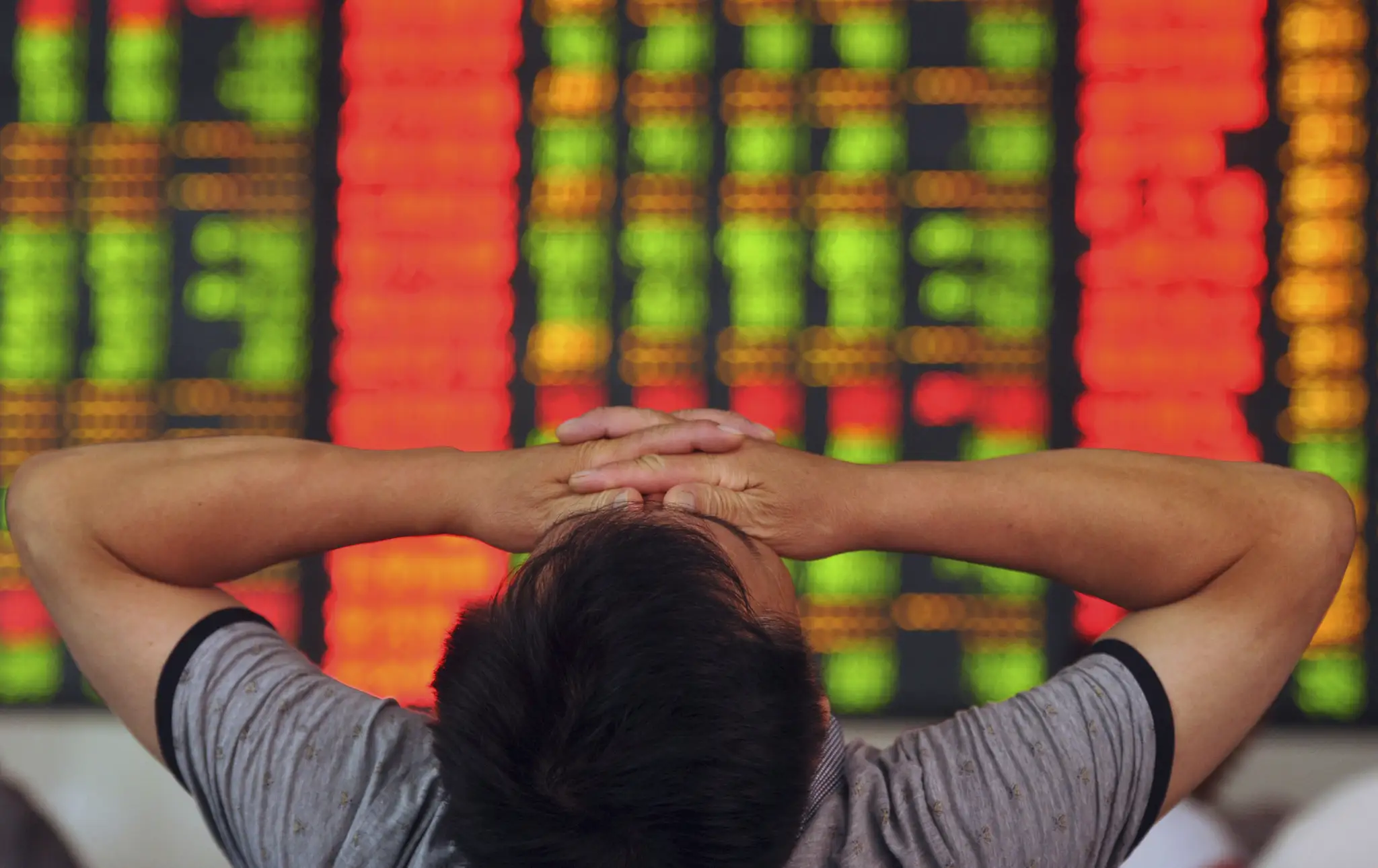 Od polovice júna už čínske akcie oslabili o viac ako 30 percent