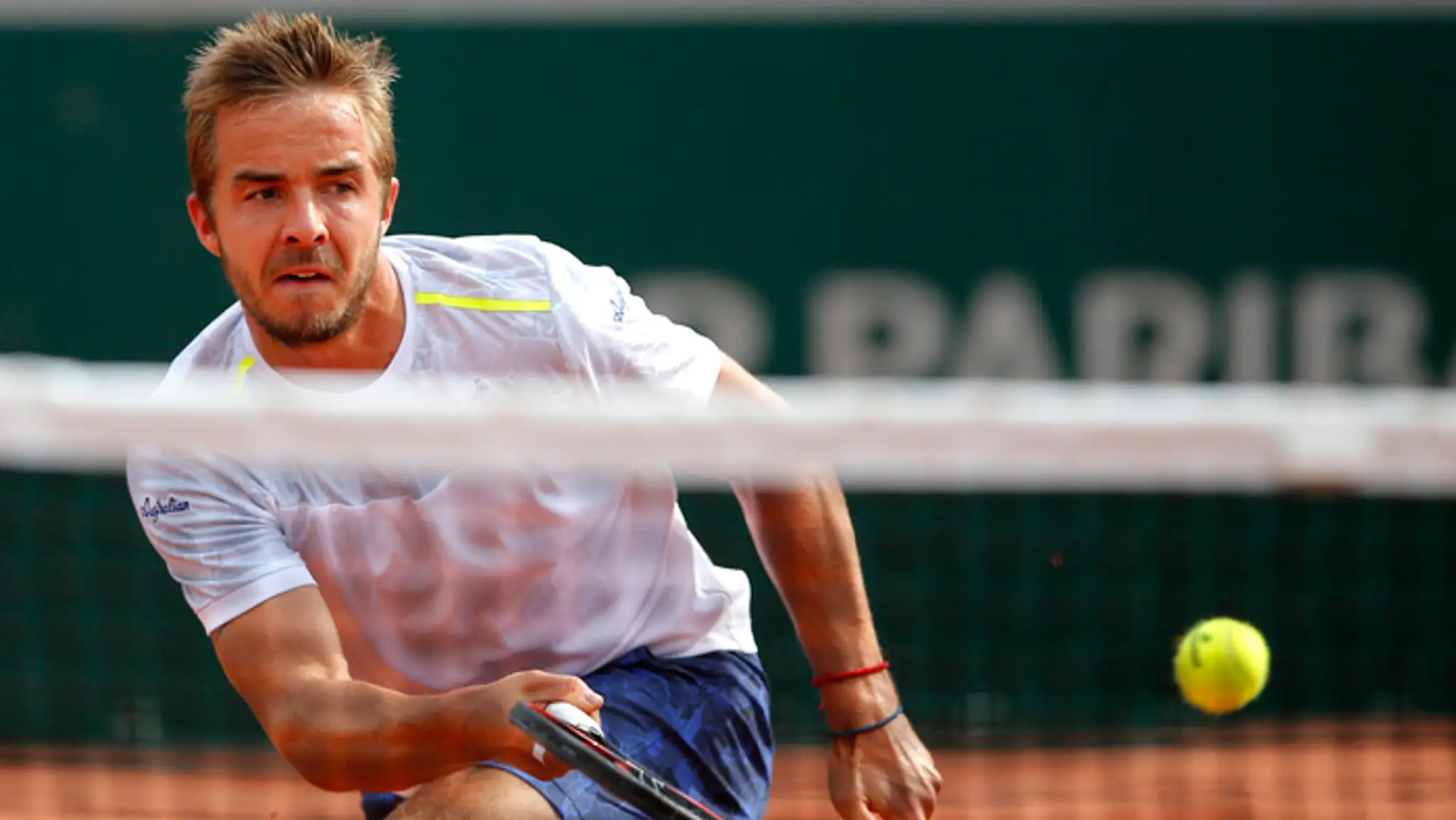 Na snímke slovenský tenista Andrej Martin v zápase 2. kola grandslamového turnaja Roland Garros v Paríži.
