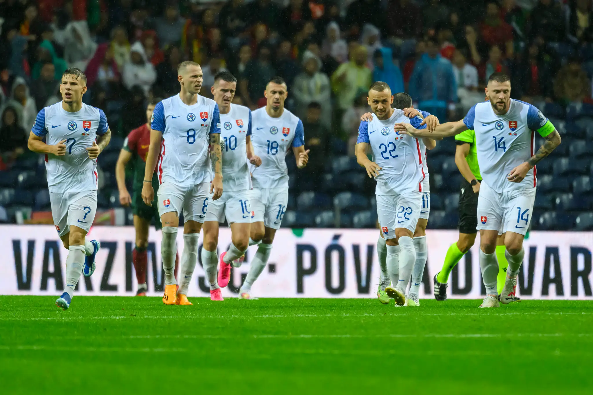 Dokráčajú Slováci po pekne rozostavanom chodníku až na kontinentálny šampionát?