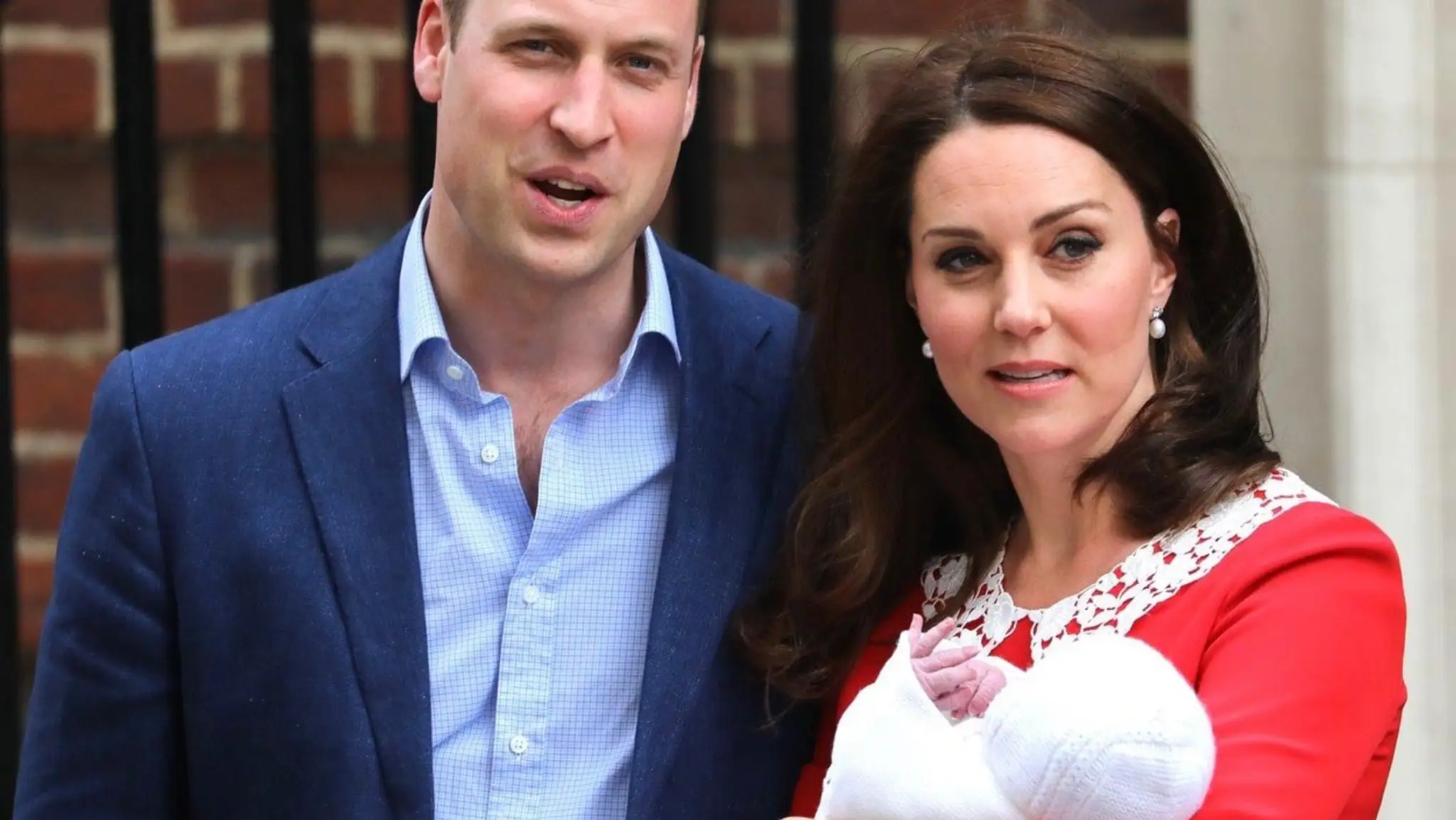 Kate Middleton a princ William po narodení tretieho potomka. 