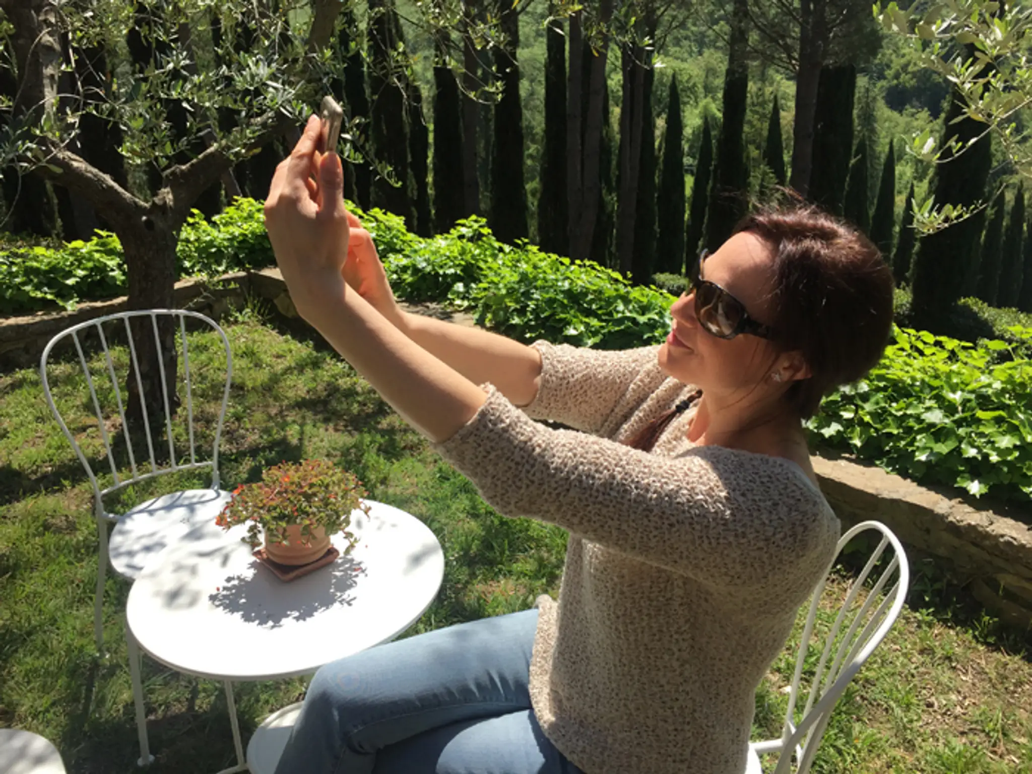 Adriana Poláková robí selfie.