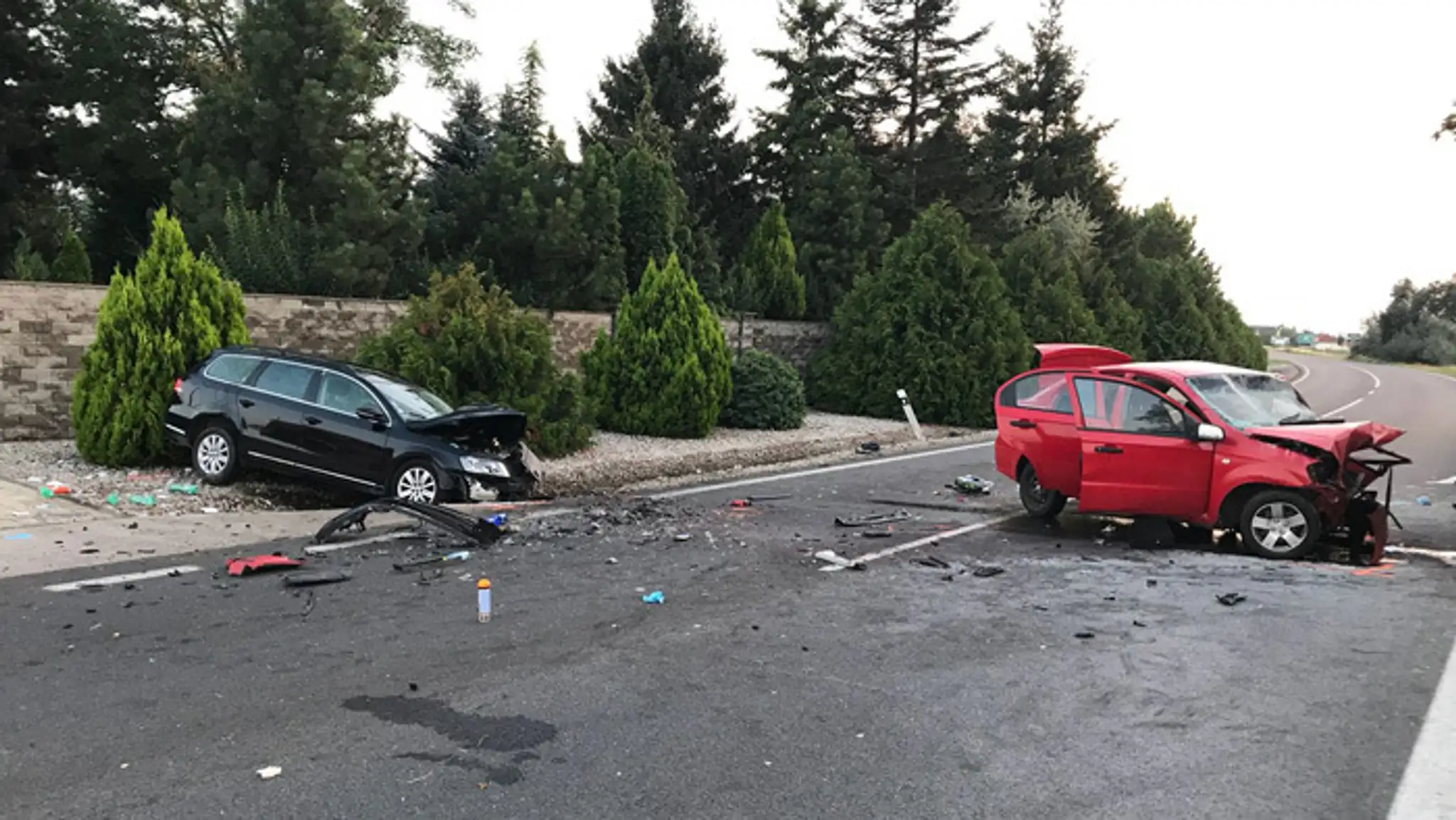 Pri čelnej zrážke dvoch vozidiel v Seneckom okrese vyhasol život muža.