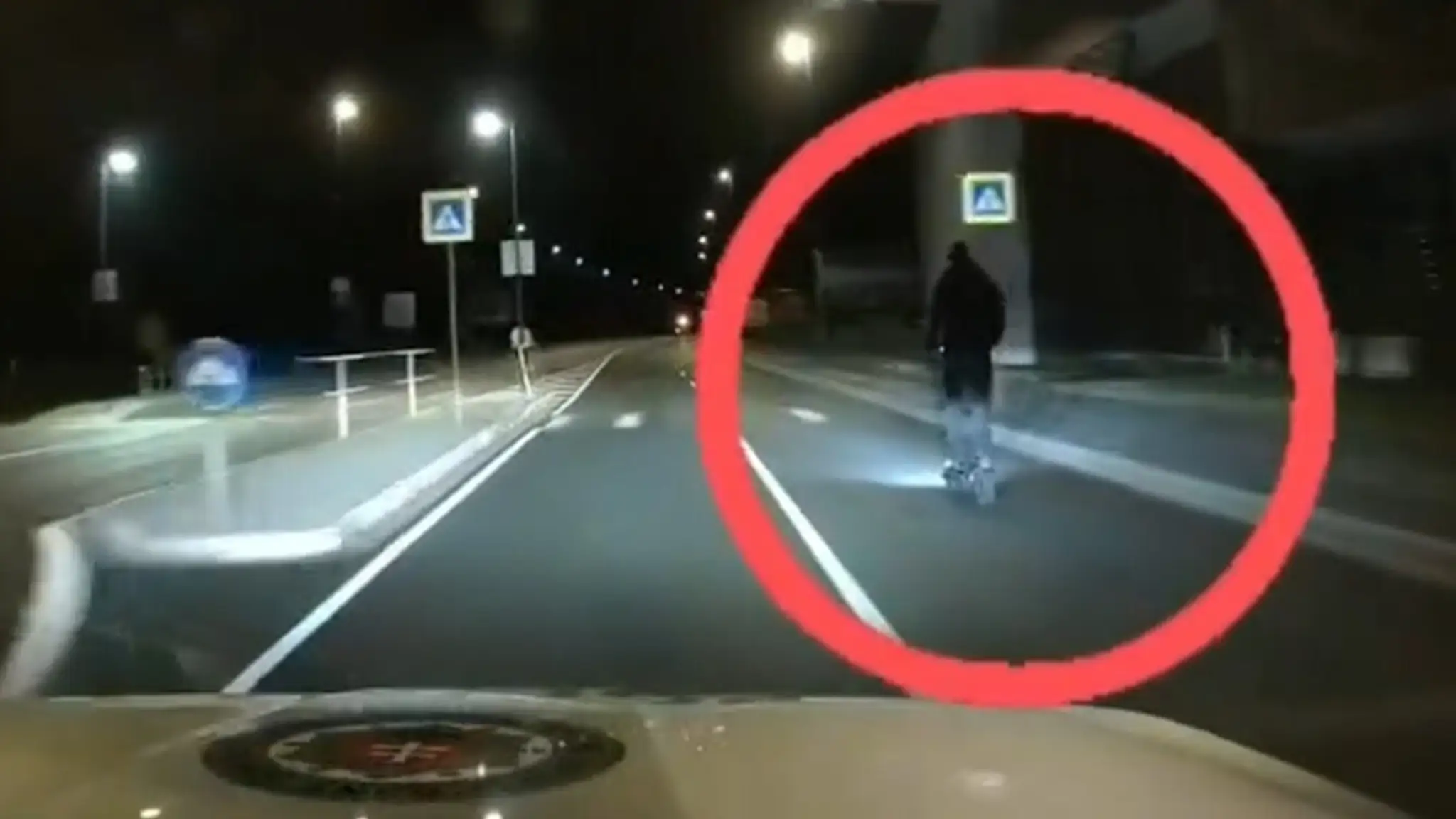 Nočná jazda 16-ročného vodiča elektrickej kolobežky sa v Bratislave skončila zásahom polície.
