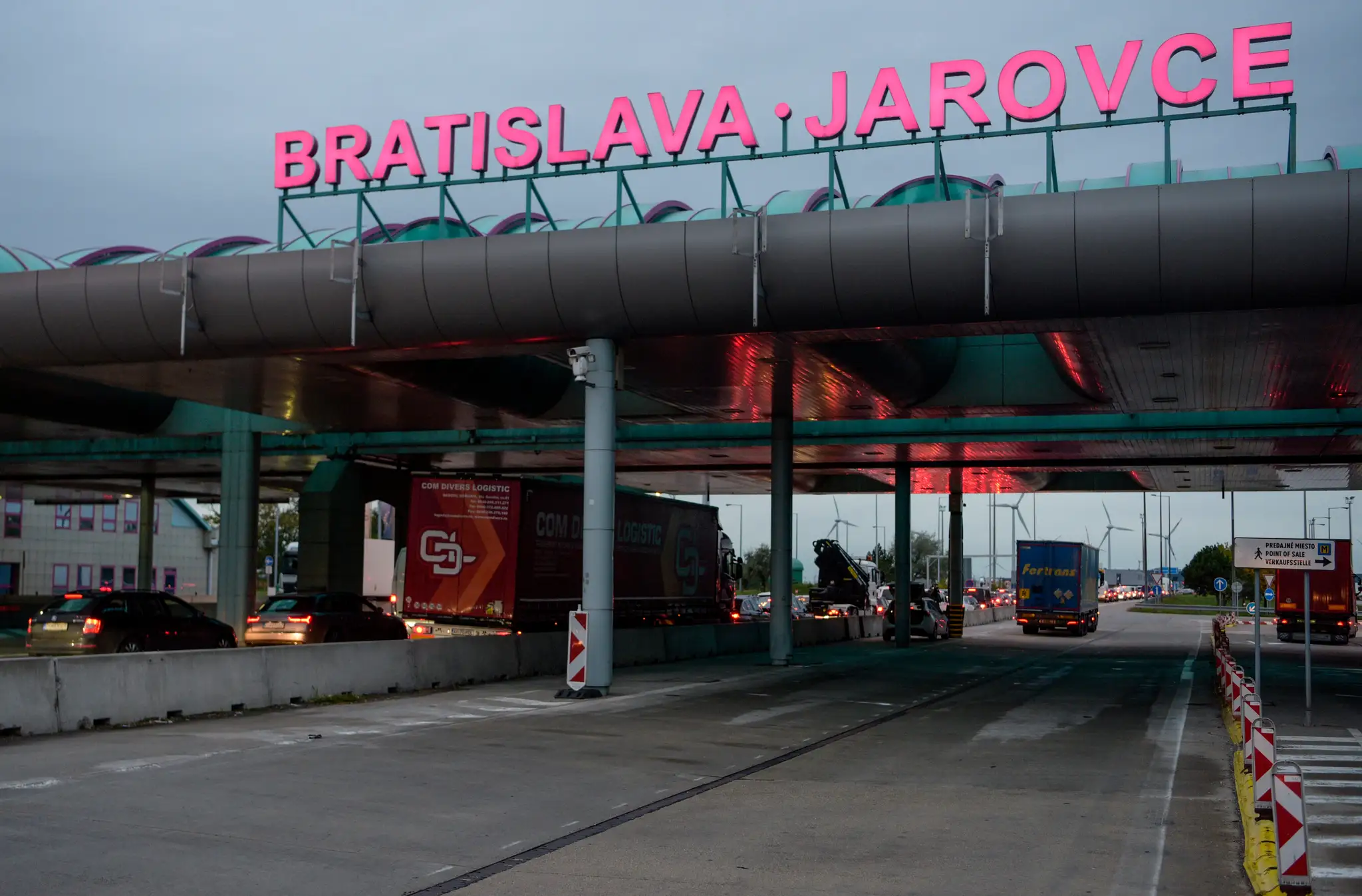 Na snímke je hraničný priechod medzi Slovenskom a Rakúskom. 