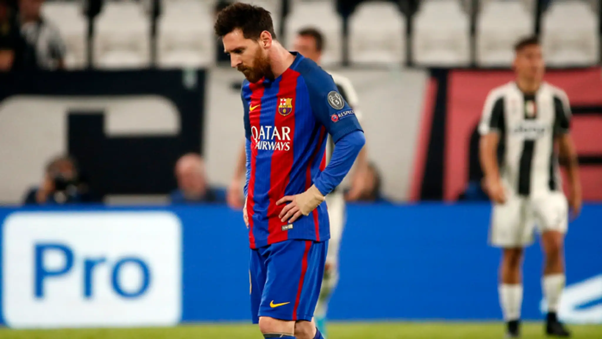 Smutný Lionel Messi v zápase štvrťfinle LM proti Juventusu Turín.