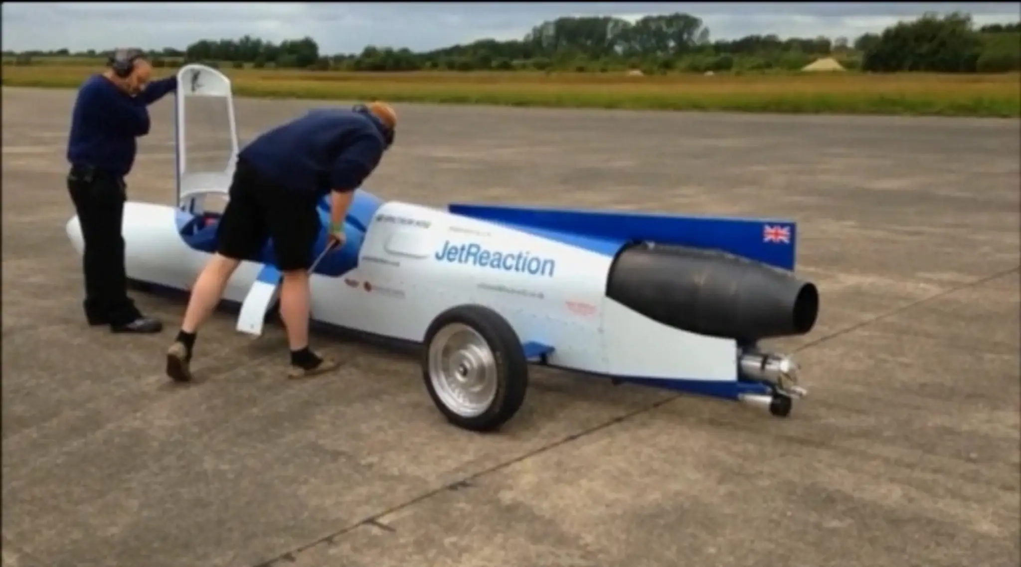 Motorku skonštruovali tak, aby mohla dosiahnuť rýchlosť až 724 km/h