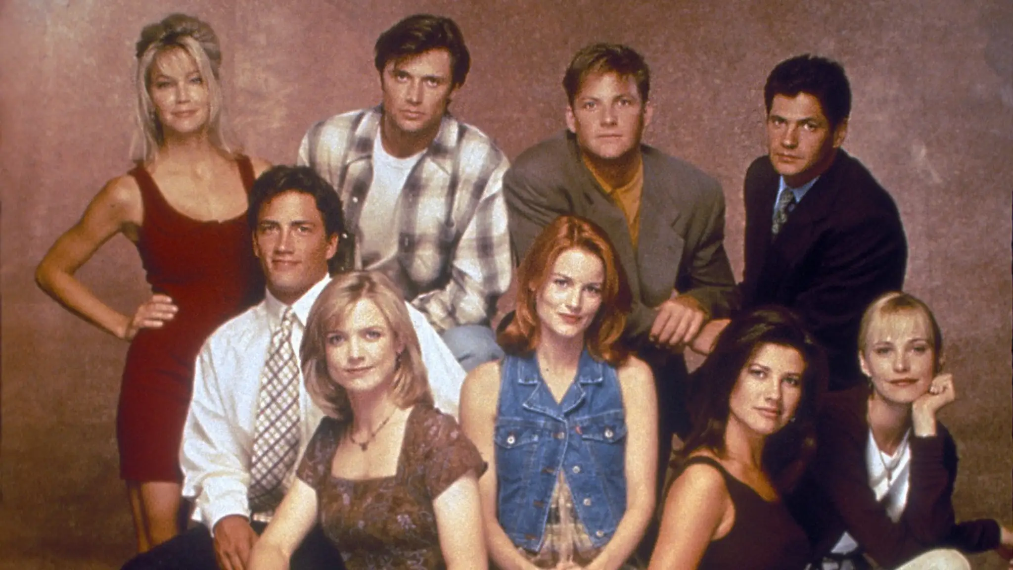 Herec z Melrose Place sa zasnúbil.